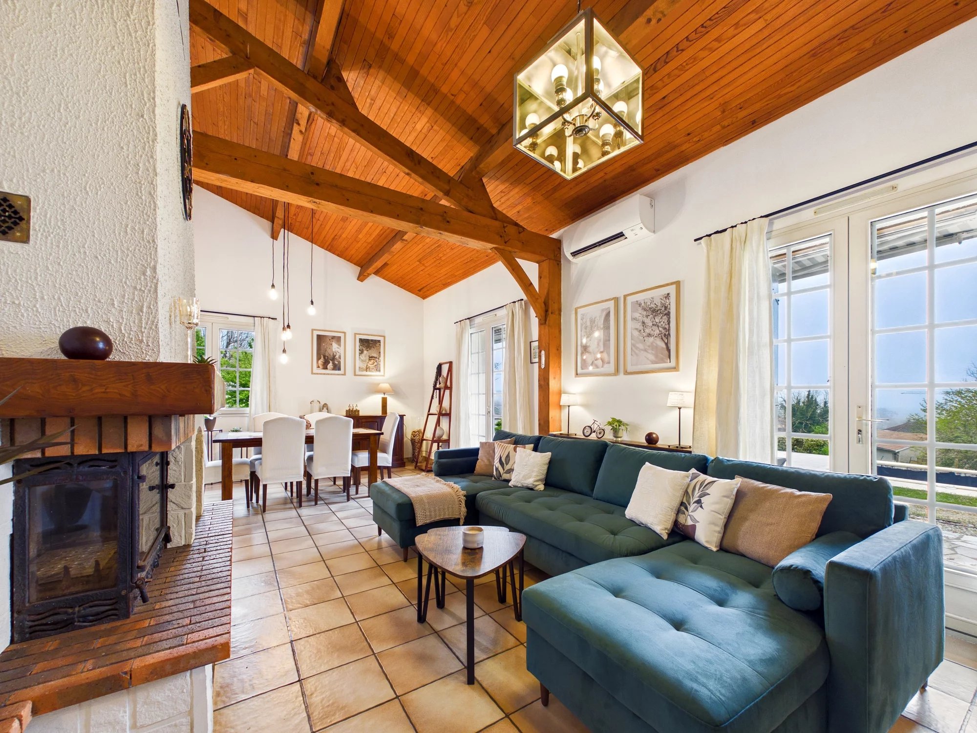 Tastefully decorated, 3 Bedroom Family house with Pool, Aquitaine – France – BVI85138