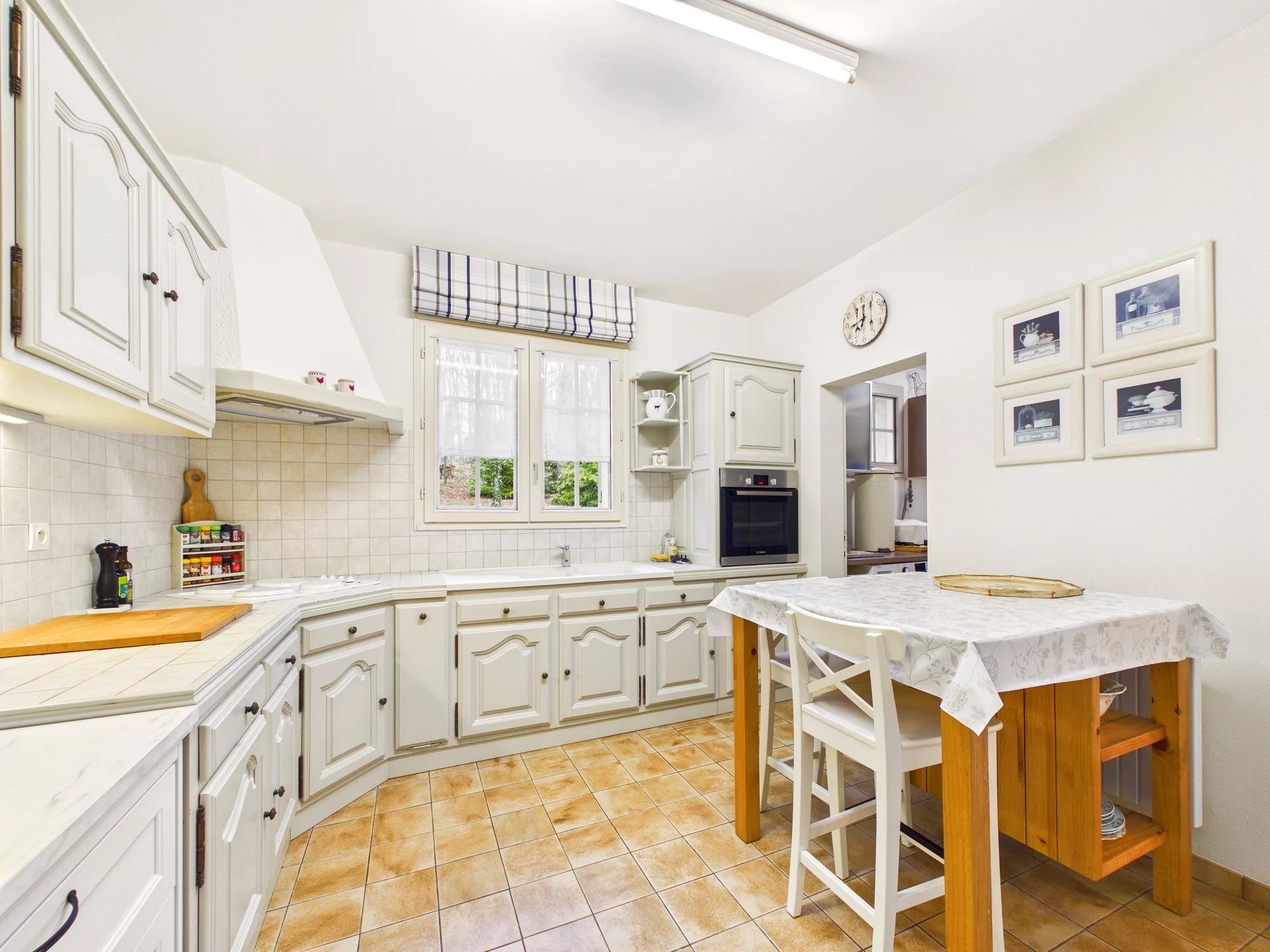 Tastefully decorated, 3 Bedroom Family house with Pool, Aquitaine – France – BVI85138