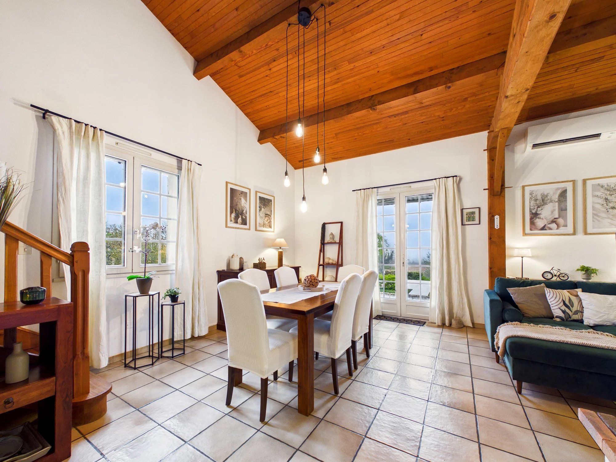 Tastefully decorated, 3 Bedroom Family house with Pool, Aquitaine – France – BVI85138