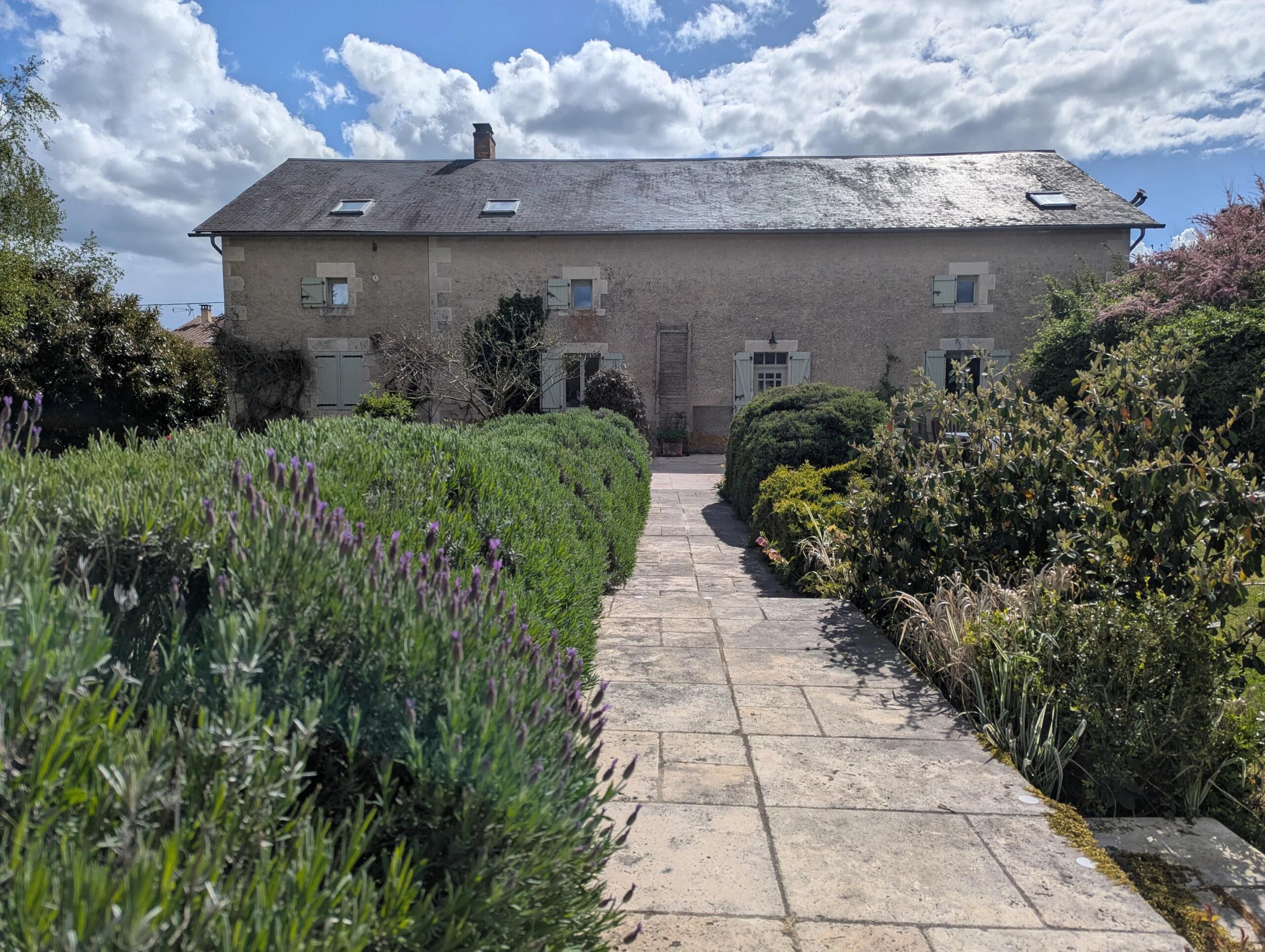 Breathtaking, renovated five-bedroom property with a heated pool and a large barn, Poitou-Charentes – France – BVI85261