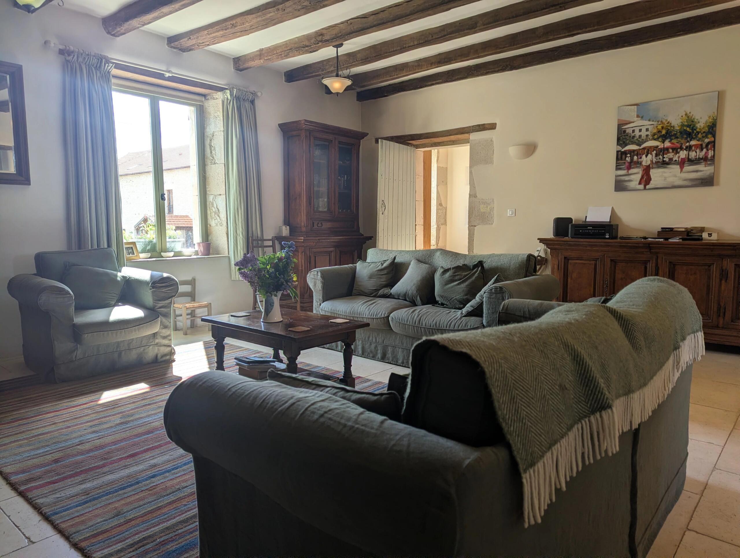 Breathtaking, renovated five-bedroom property with a heated pool and a large barn, Poitou-Charentes – France – BVI85261