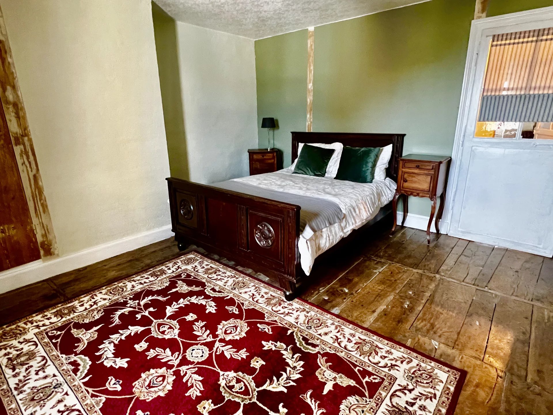 Superbly renovated townhouse in the square, perfect for a Bed & Breakfast or family home, Limousin – France – BVI77650