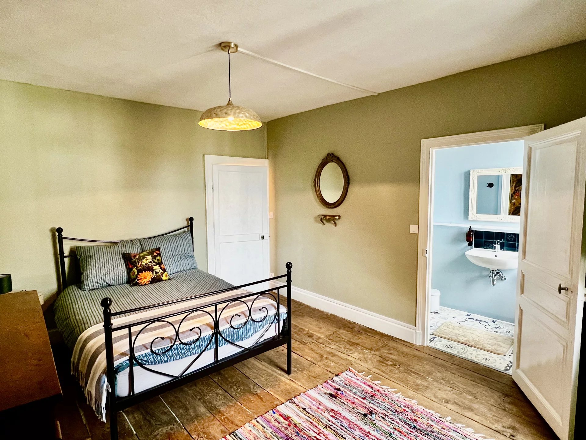 Superbly renovated townhouse in the square, perfect for a Bed & Breakfast or family home, Limousin – France – BVI77650