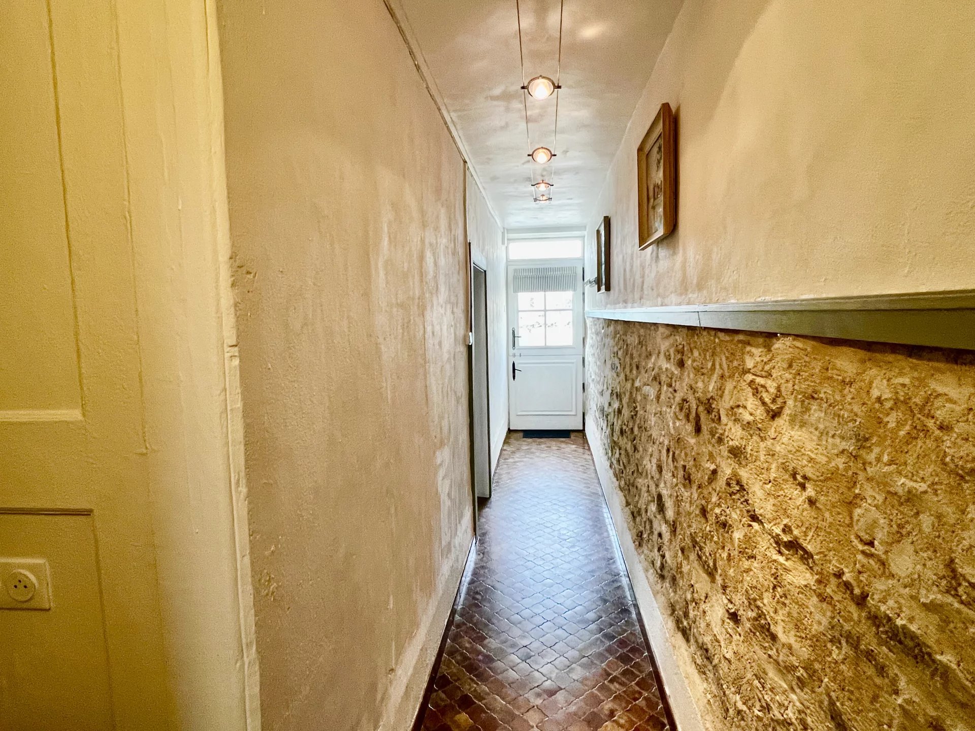 Superbly renovated townhouse in the square, perfect for a Bed & Breakfast or family home, Limousin – France – BVI77650