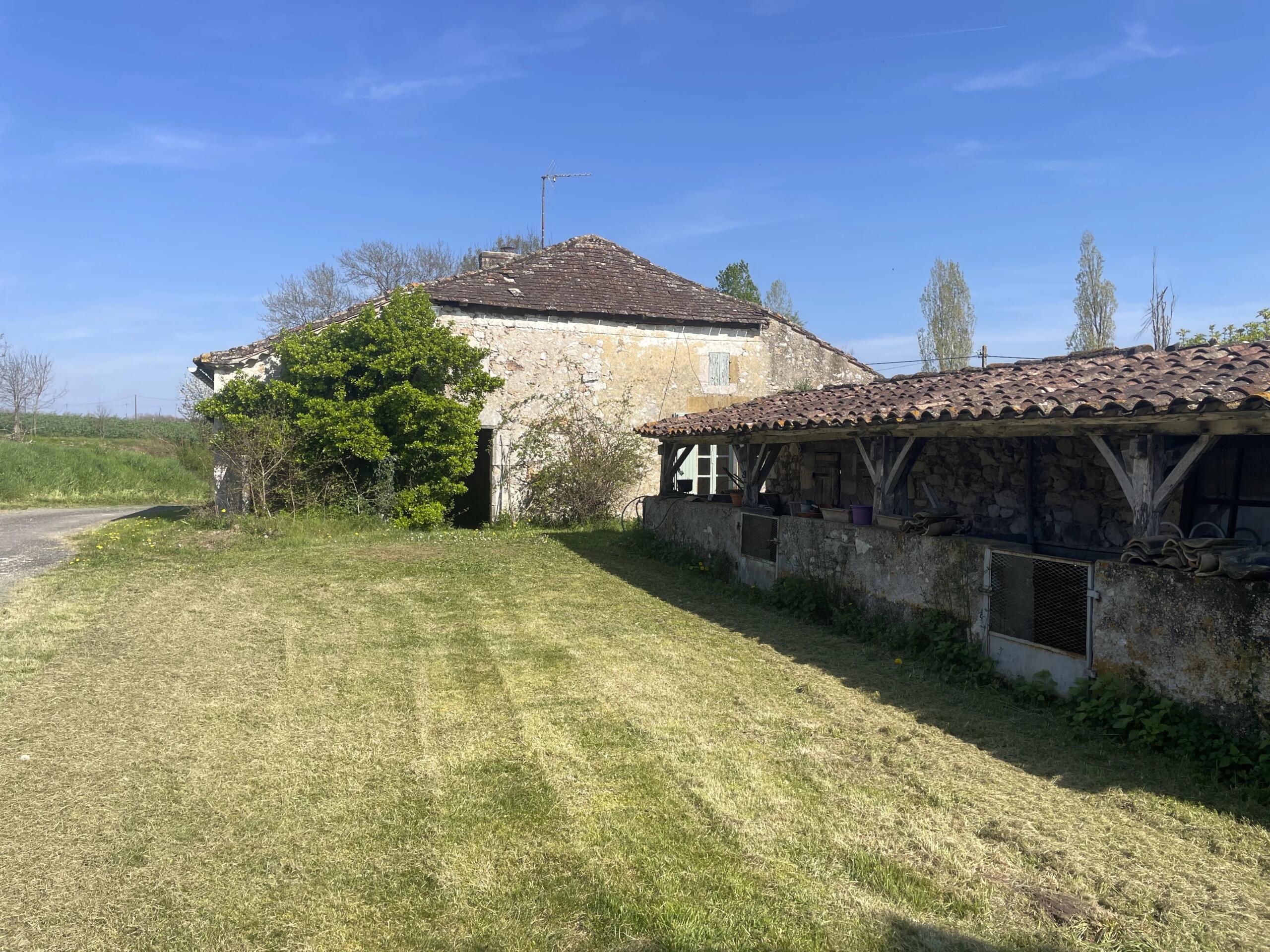 House in the countryside set in a fabulous position, Aquitaine – France – BVI85241