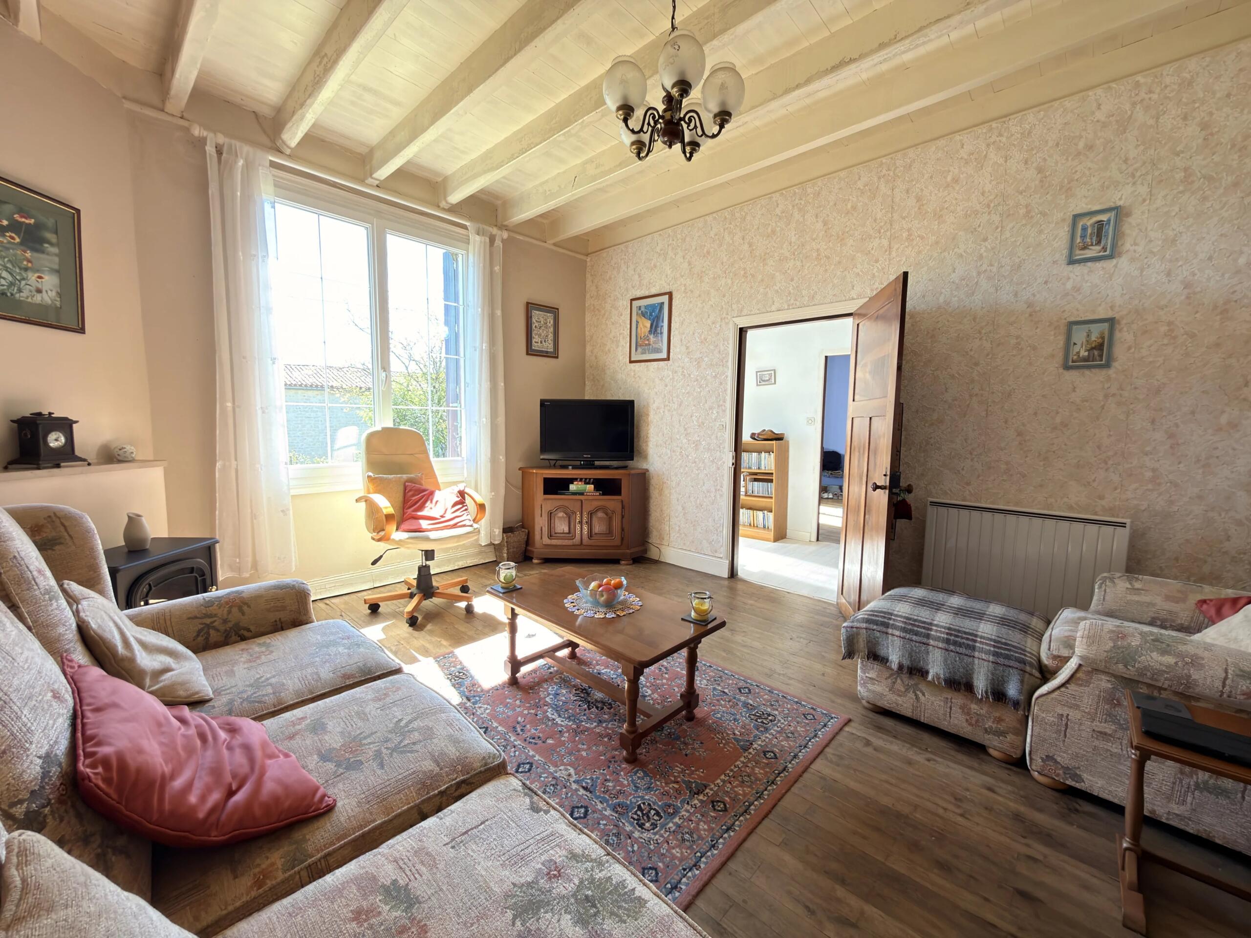 Spacious 5-Bedroom Home in a Peaceful Village Setting, Poitou-Charentes – France – BVI85194