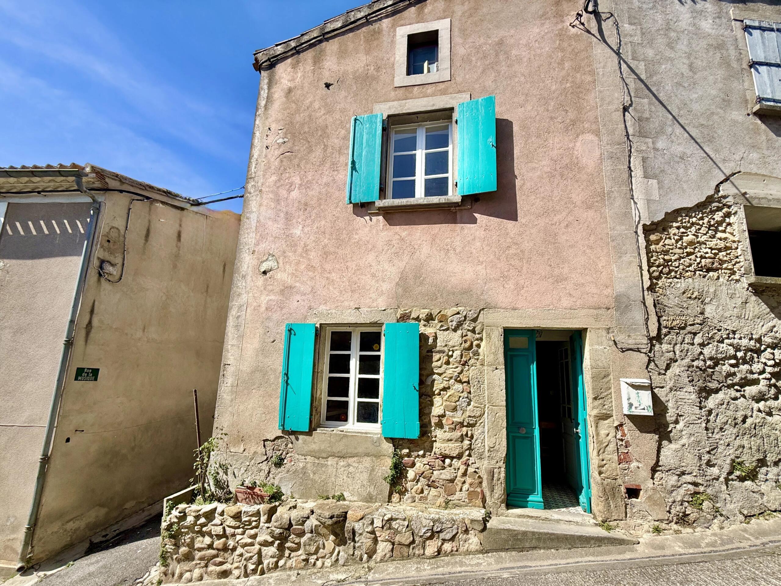Charming character 2 bedroom, 2 bathroom village house, Languedoc-Roussillon – France – BVI76324