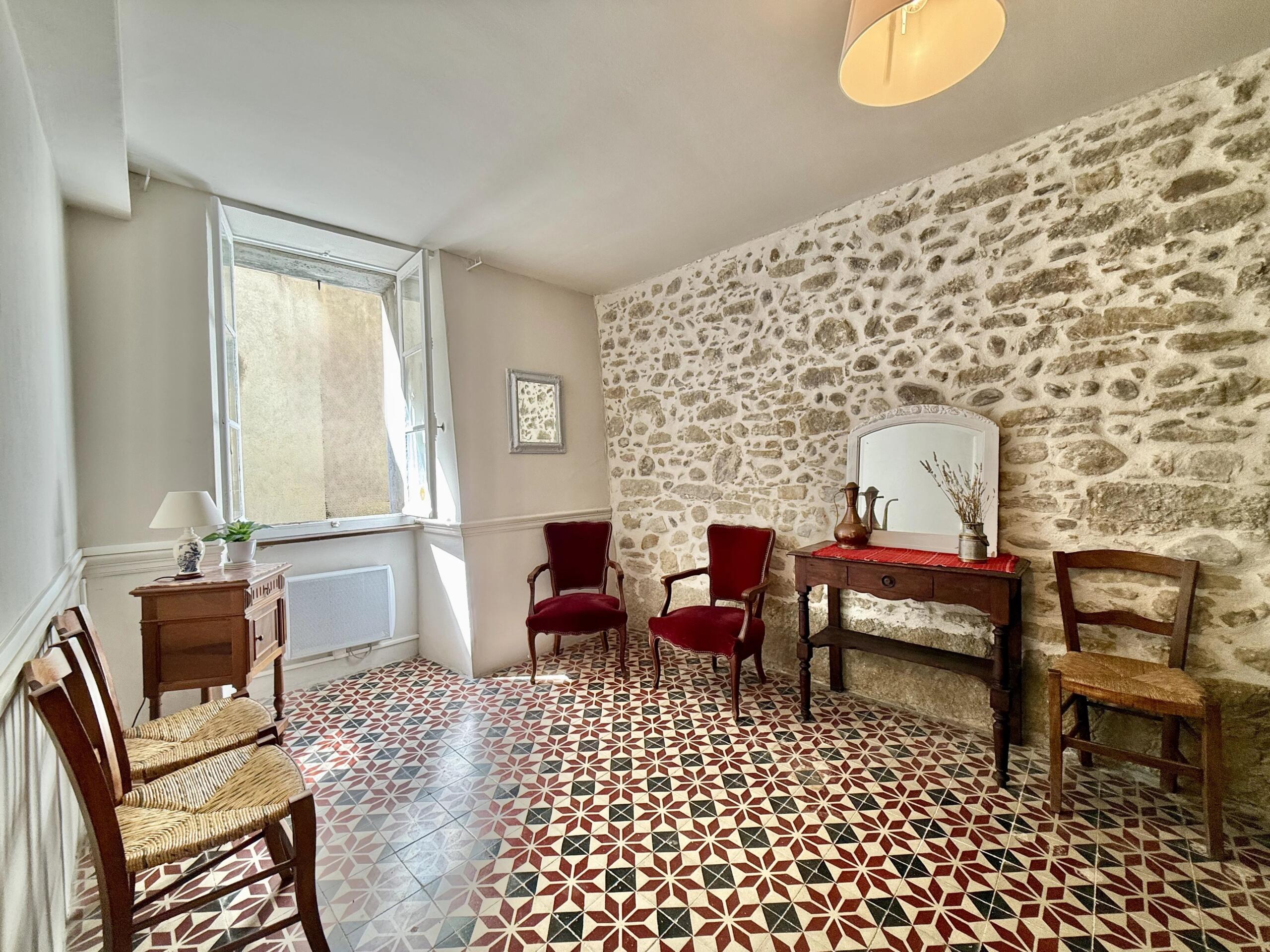 Charming character 2 bedroom, 2 bathroom village house, Languedoc-Roussillon – France – BVI76324