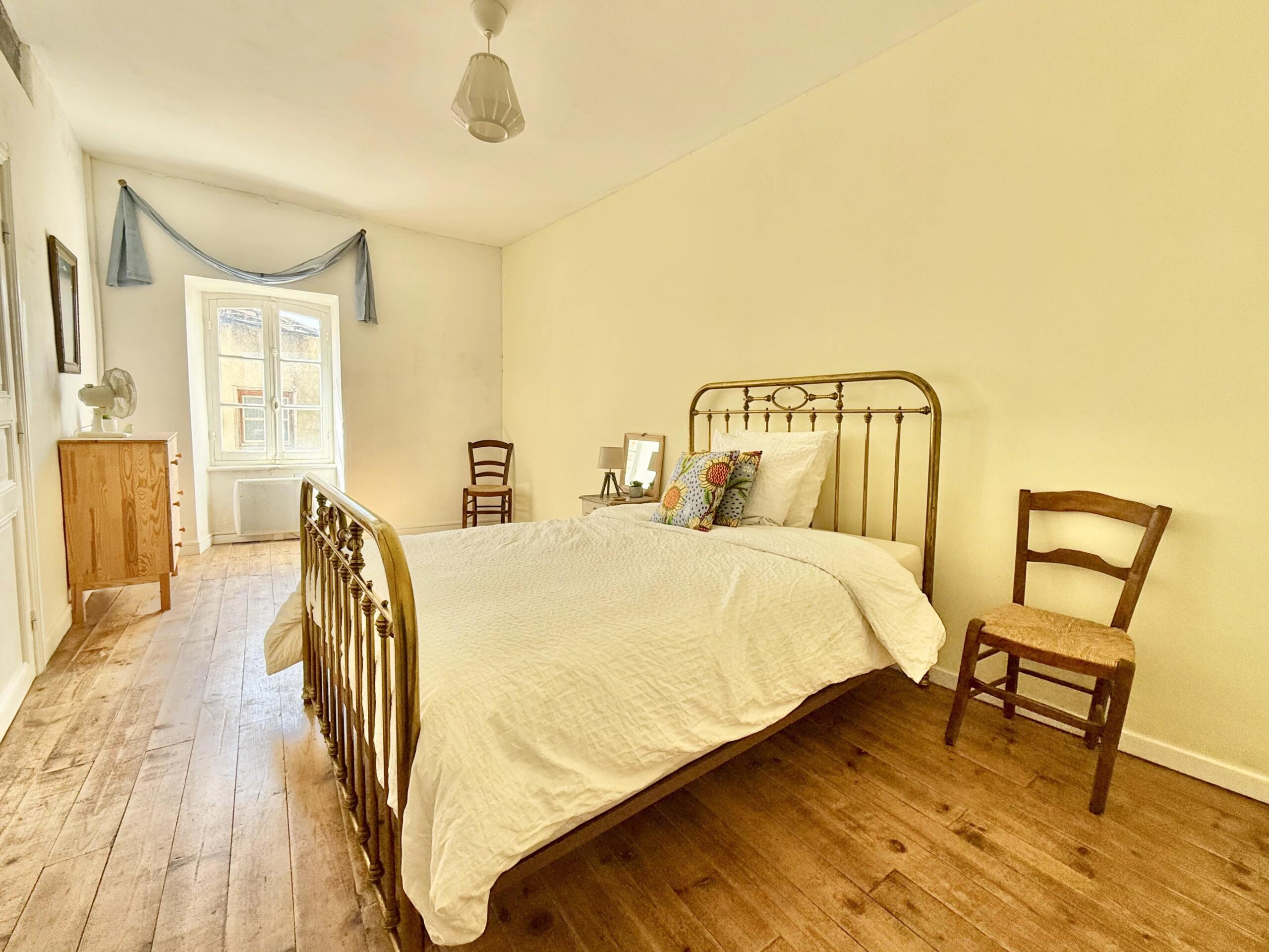 Charming character 2 bedroom, 2 bathroom village house, Languedoc-Roussillon – France – BVI76324