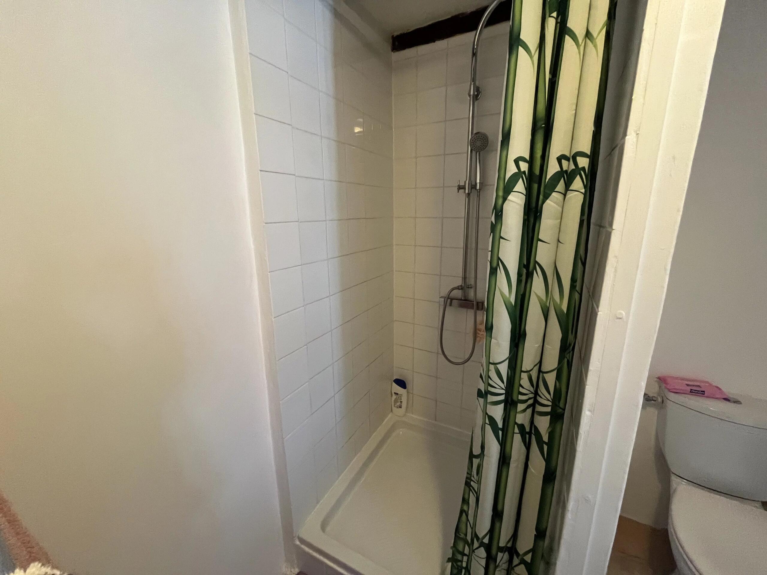 Exquisite fully furnished 4 bed cottage with barn and land, Limousin – France – BVI85096