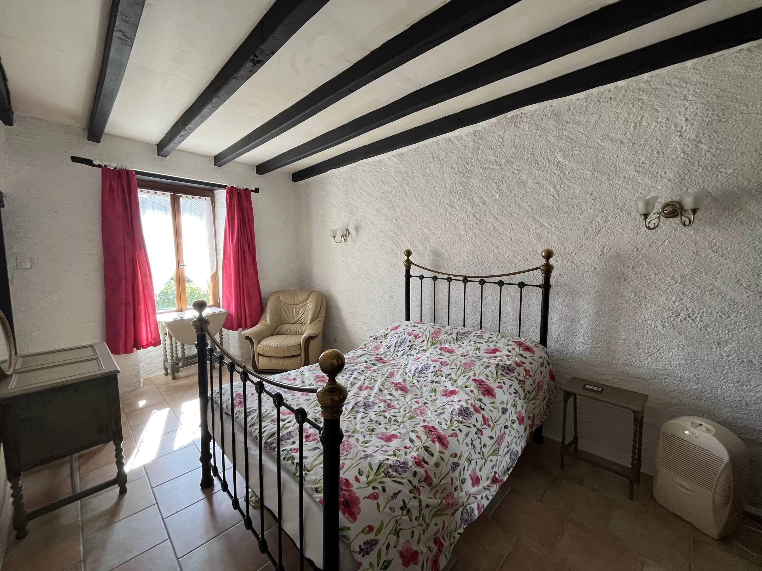 Exquisite fully furnished 4 bed cottage with barn and land, Limousin – France – BVI85096