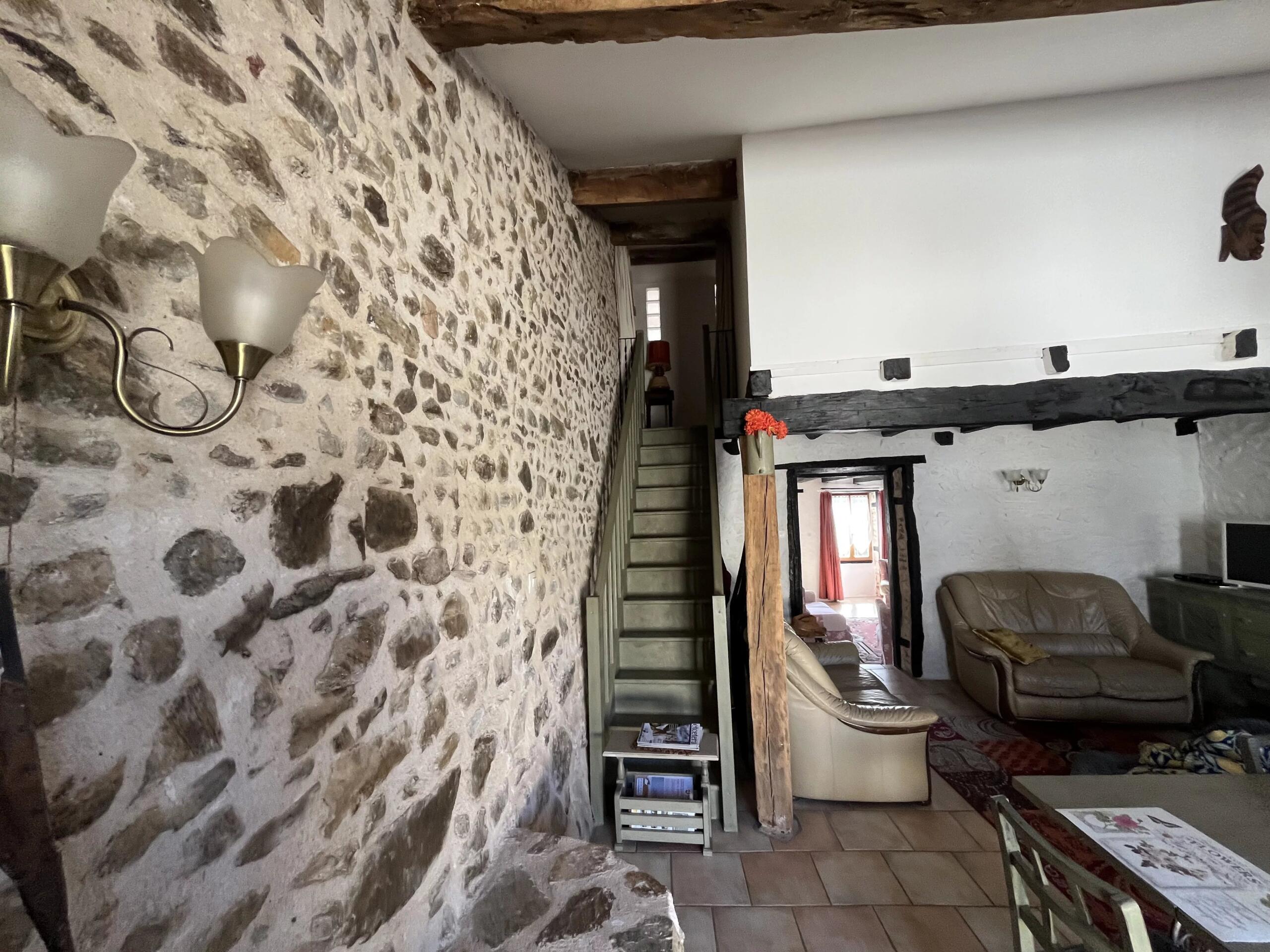 Exquisite fully furnished 4 bed cottage with barn and land, Limousin – France – BVI85096