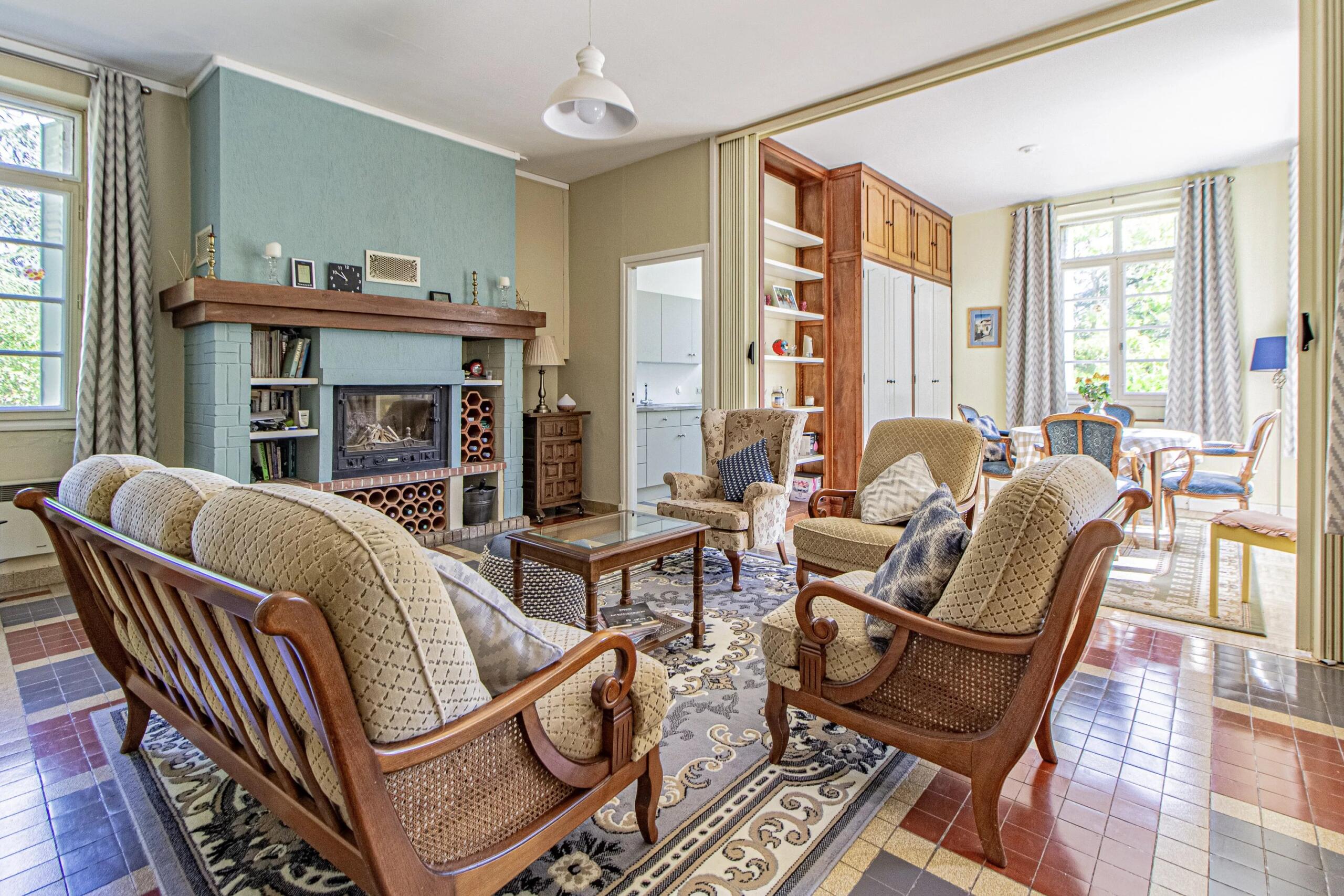 Cahors. Absolute calm! 4 bedroomed, stone property with 14ha and large barn, Midi-Pyrénées – France – BVI61480