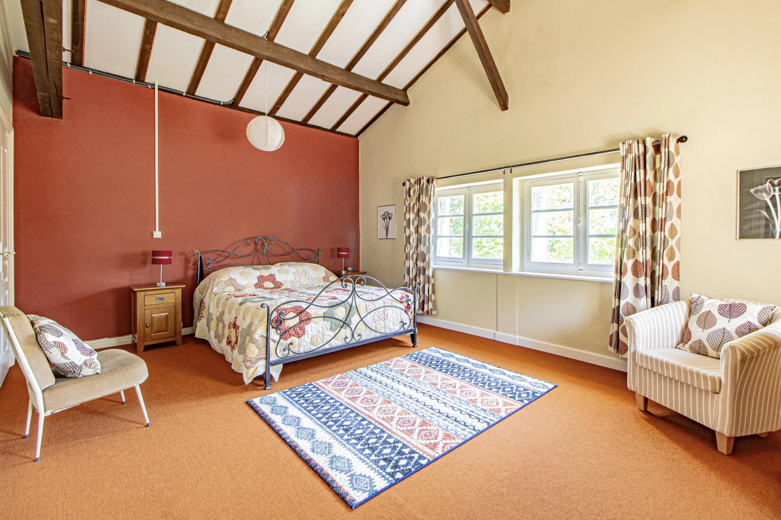 Cahors. Absolute calm! 4 bedroomed, stone property with 14ha and large barn, Midi-Pyrénées – France – BVI61480