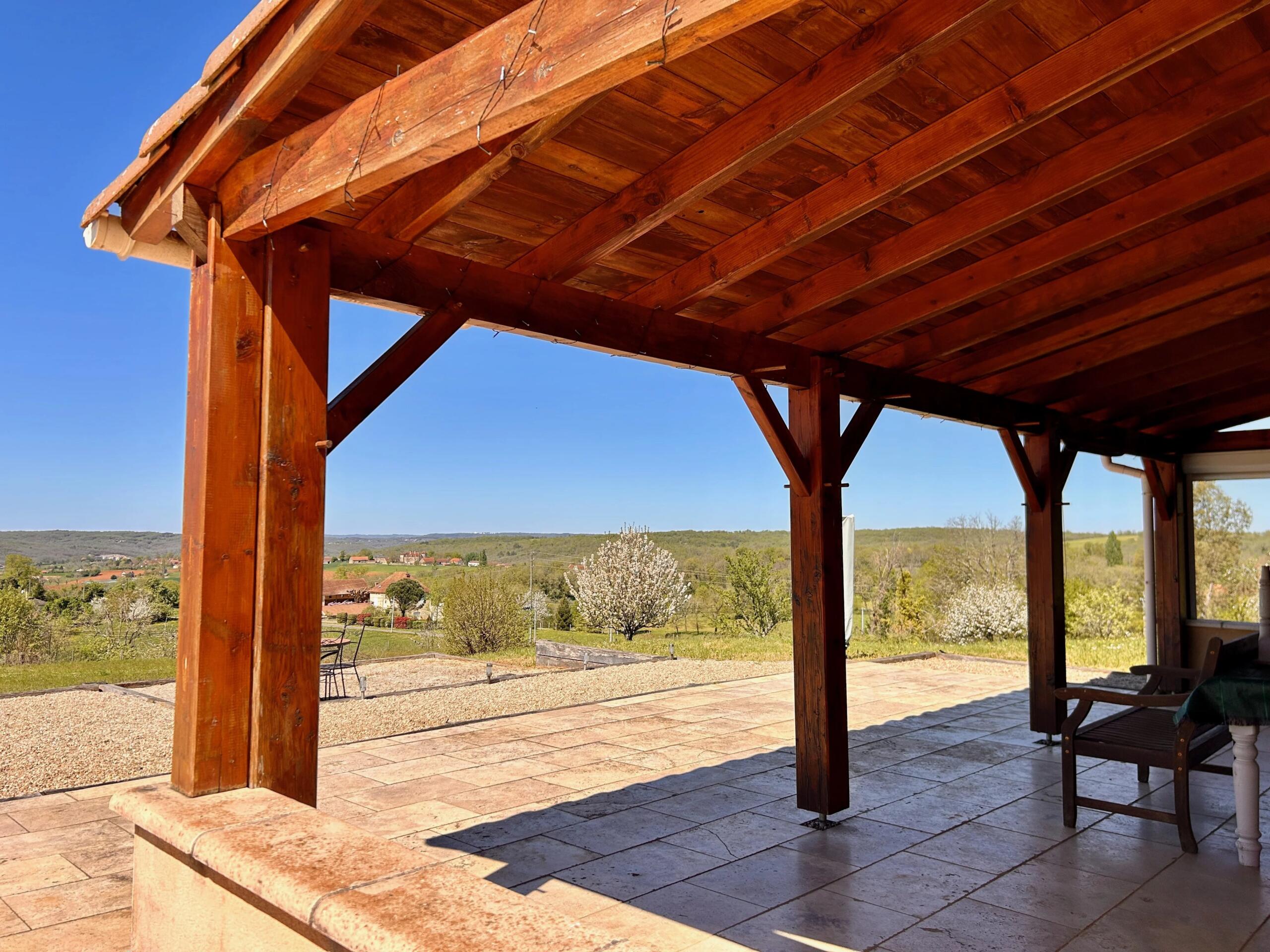 4-bed house with heated pool and superb west-facing views near Gourdon, Lot, Midi-Pyrénées – France – BVI83275