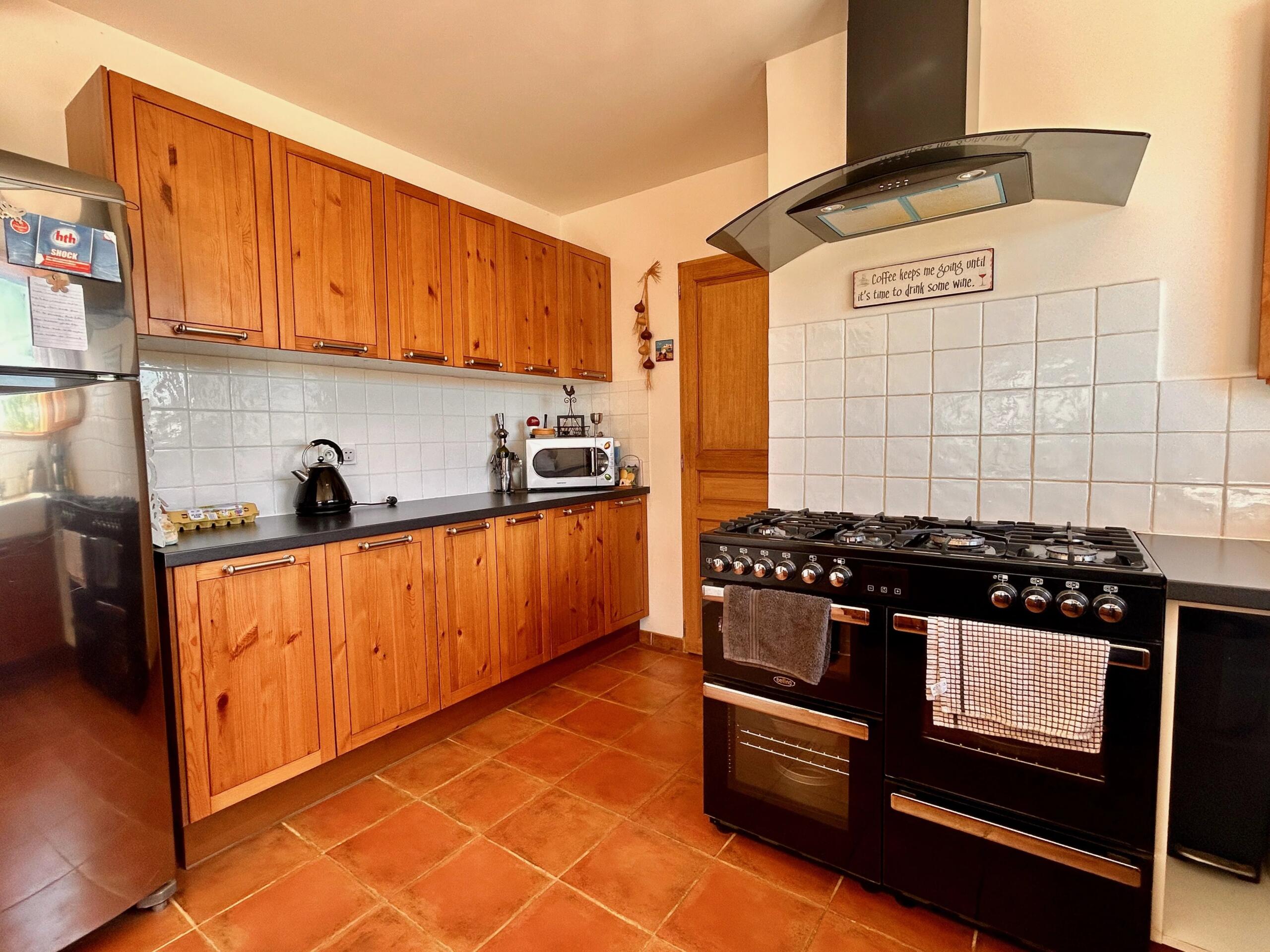 4-bed house with heated pool and superb west-facing views near Gourdon, Lot, Midi-Pyrénées – France – BVI83275