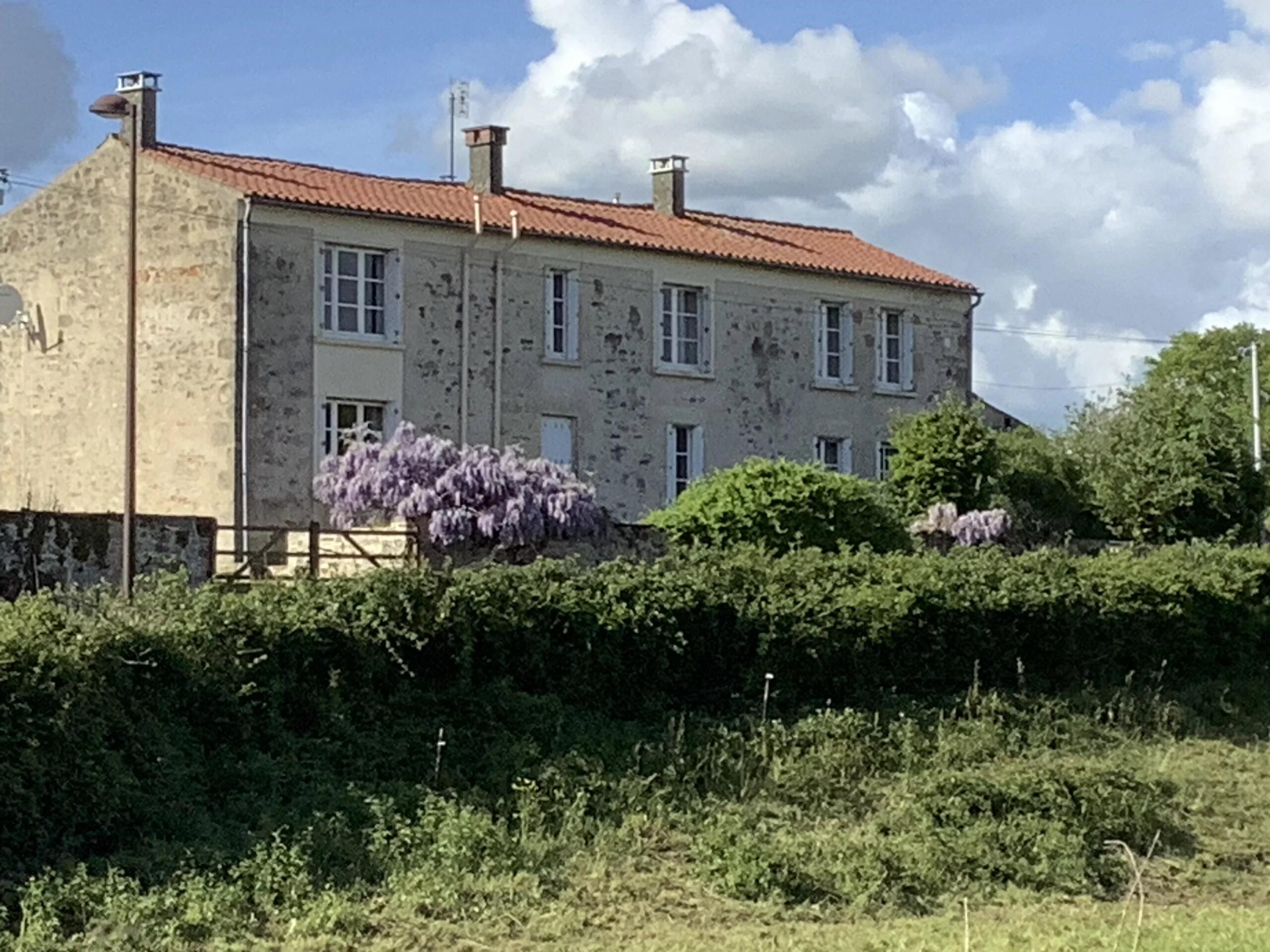 Charming stone house at the edge of the village, Pays de la Loire – France – BVI85275