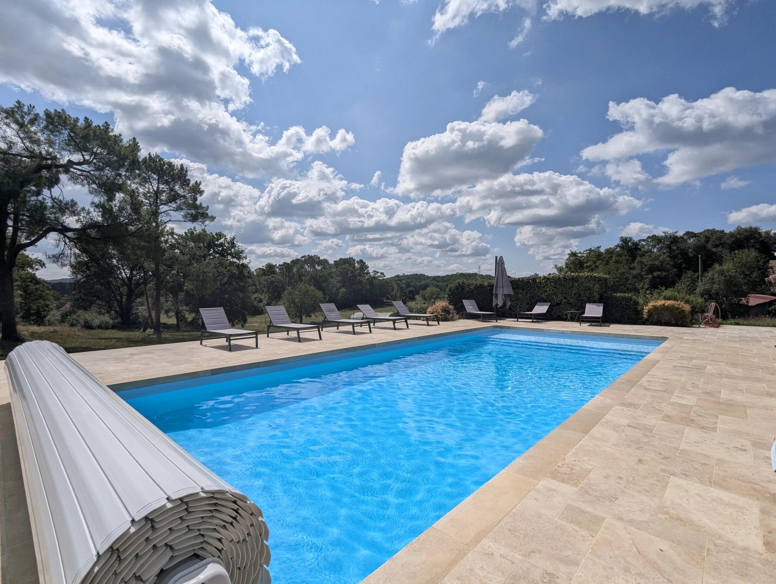 Spacious, Fully Renovated 3/4-Bedroom House and 2-Bedroom Gite with Pool, Midi-Pyrénées – France – BVI81995