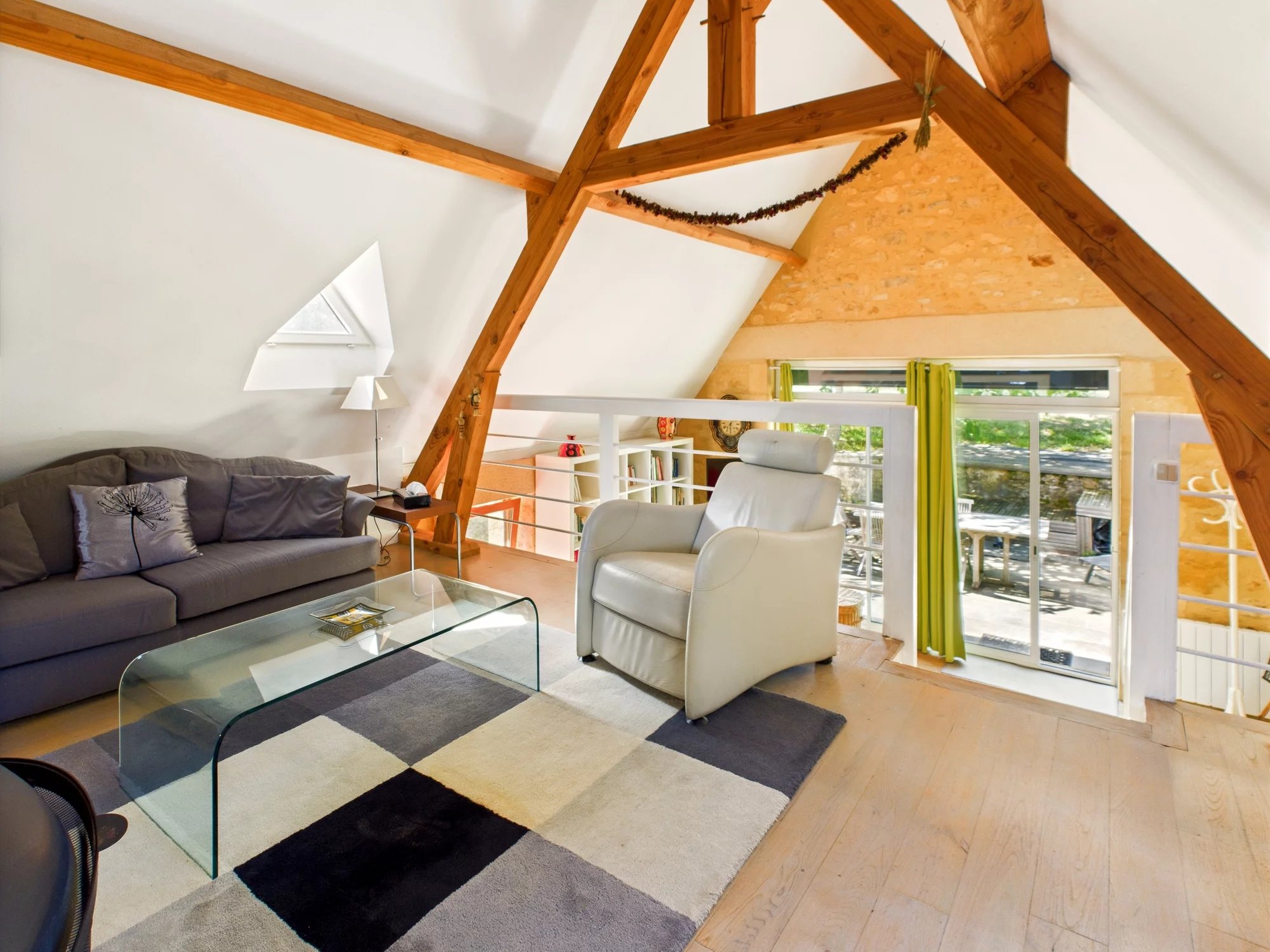 Spacious, Fully Renovated 3/4-Bedroom House and 2-Bedroom Gite with Pool, Midi-Pyrénées – France – BVI81995