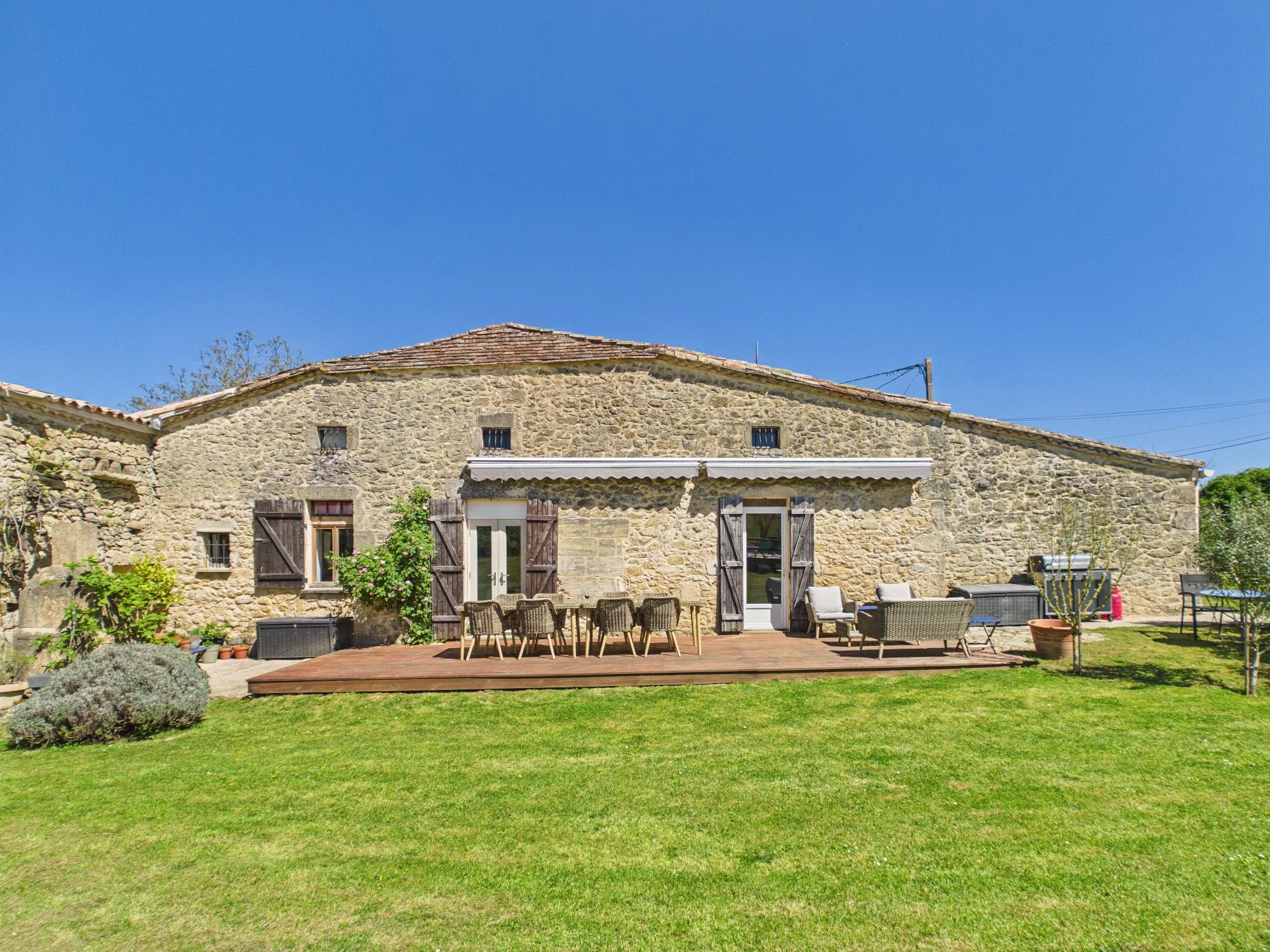 Charming Stone Property with 3 Houses, Pool and Panoramic Views – Near Monségur, Southwest France, Aquitaine – France – BVI80613