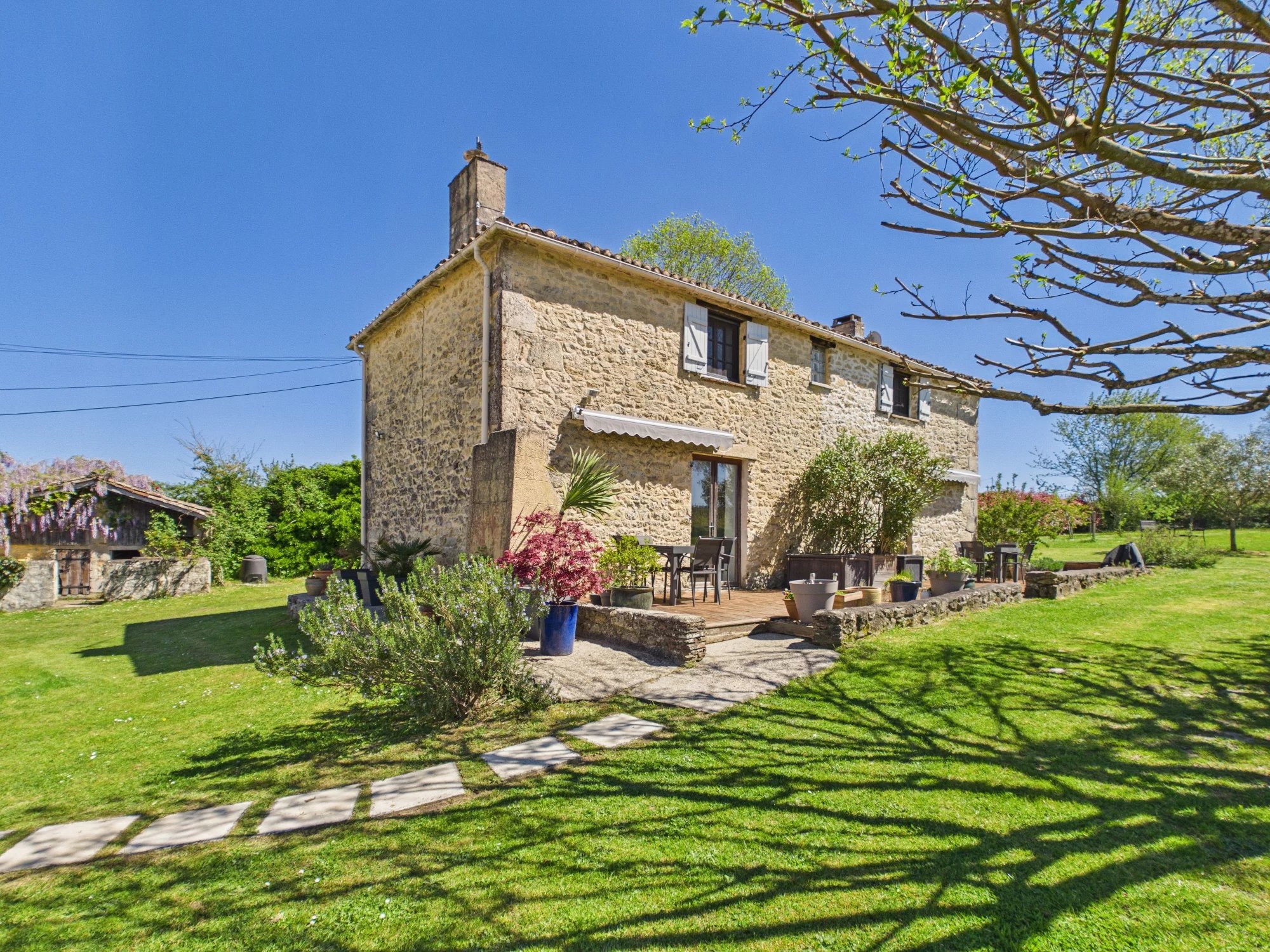 Charming Stone Property with 3 Houses, Pool and Panoramic Views – Near Monségur, Southwest France, Aquitaine – France – BVI80613