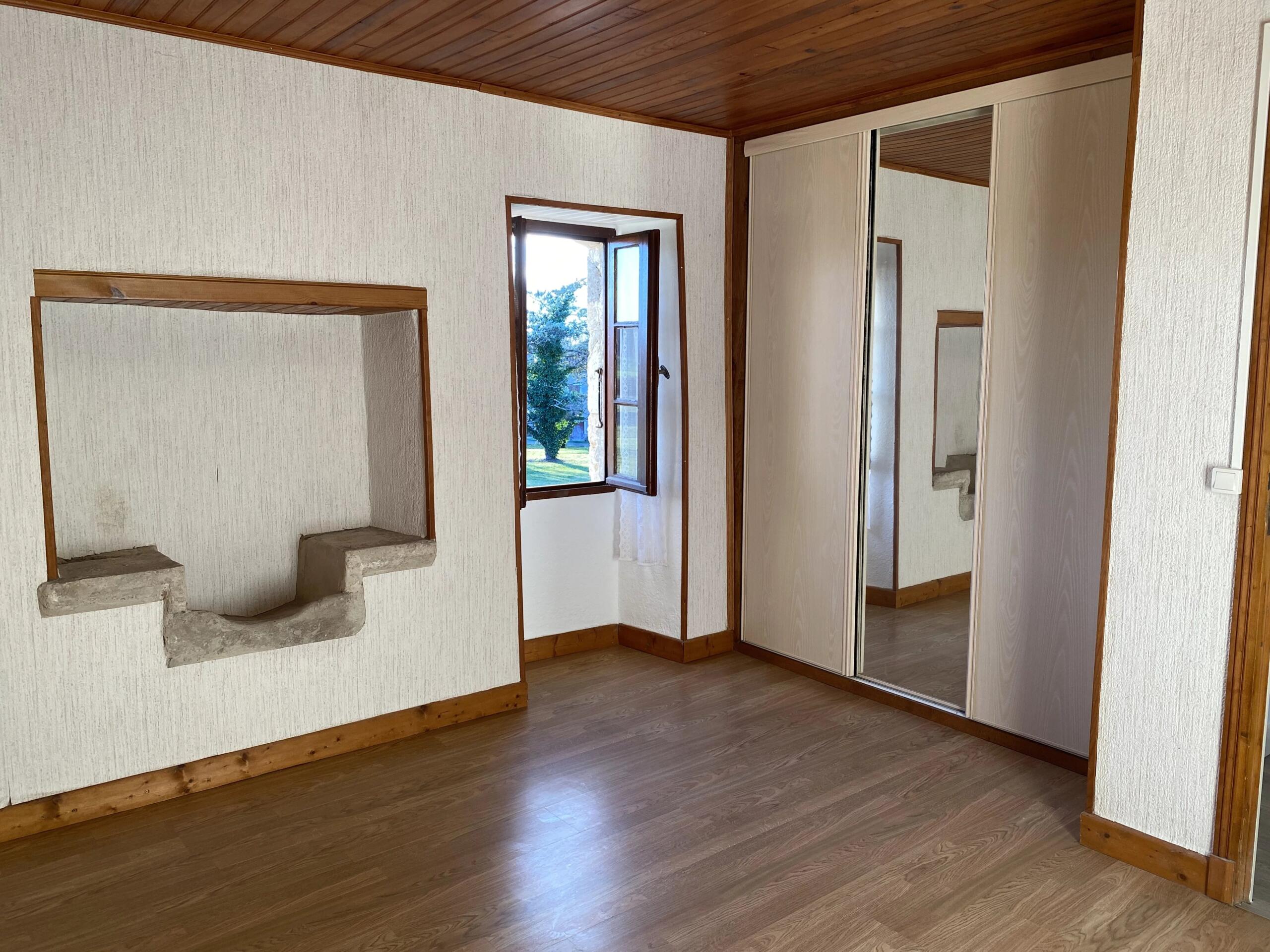 Charming Stone House with Covered Terrace, Midi-Pyrénées – France – BVI84361