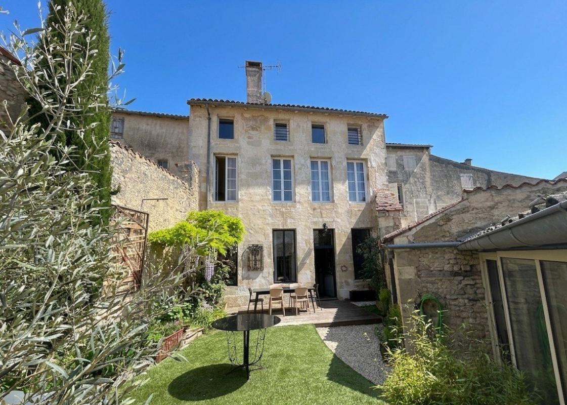 6 bedroom maison de ville in Saint Jean D’angely, Charente-Maritime, France