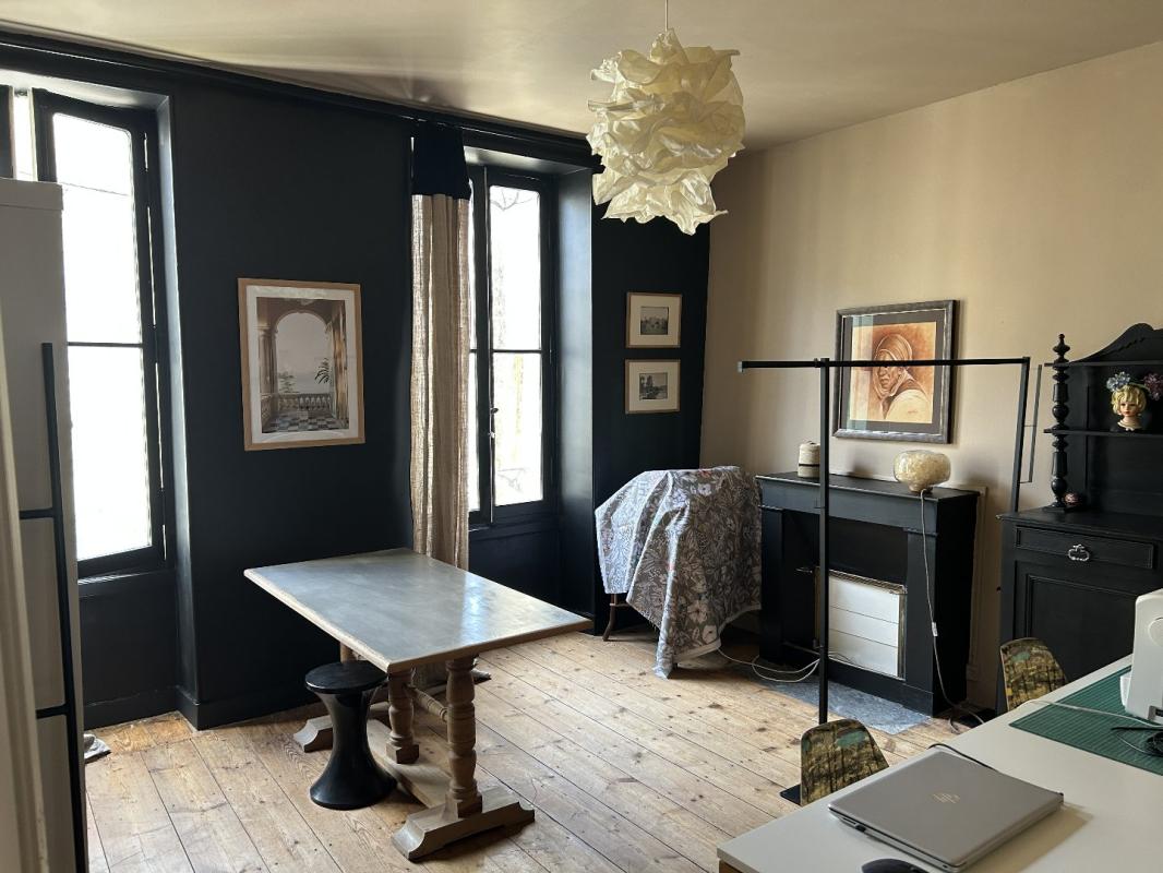 6 bedroom maison de ville in Saint Jean D’angely, Charente-Maritime, France