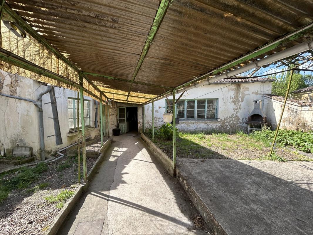 6 bedroom maison in Saint Jean D’angely, Charente-Maritime, France