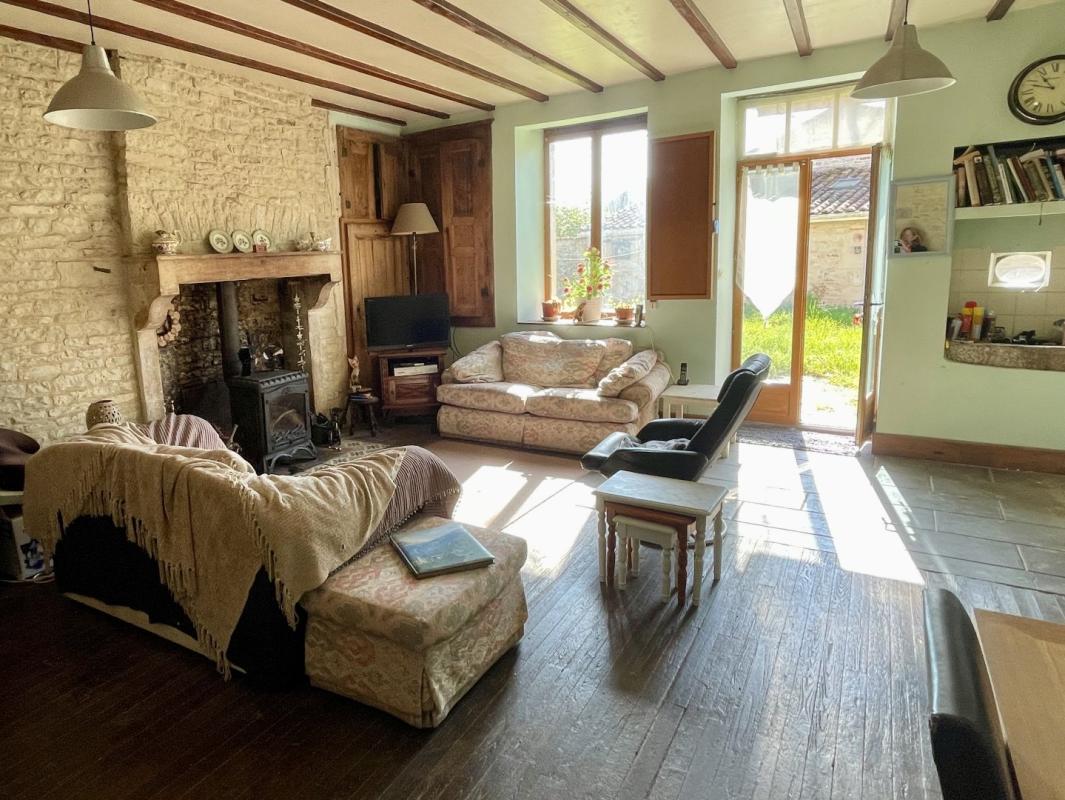 4 bedroom maison in Loubille, Deux-Sèvres, France