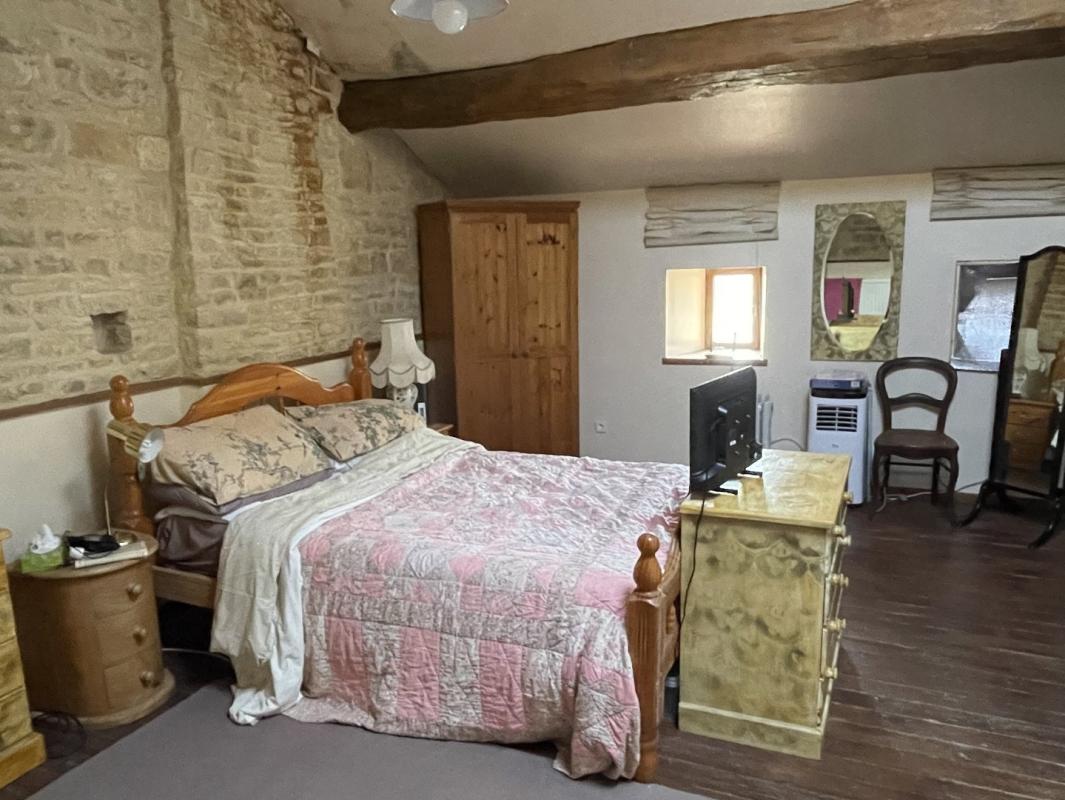 4 bedroom maison in Loubille, Deux-Sèvres, France