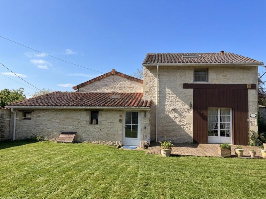 4 bedroom maison in Loubille, Deux-Sèvres, France