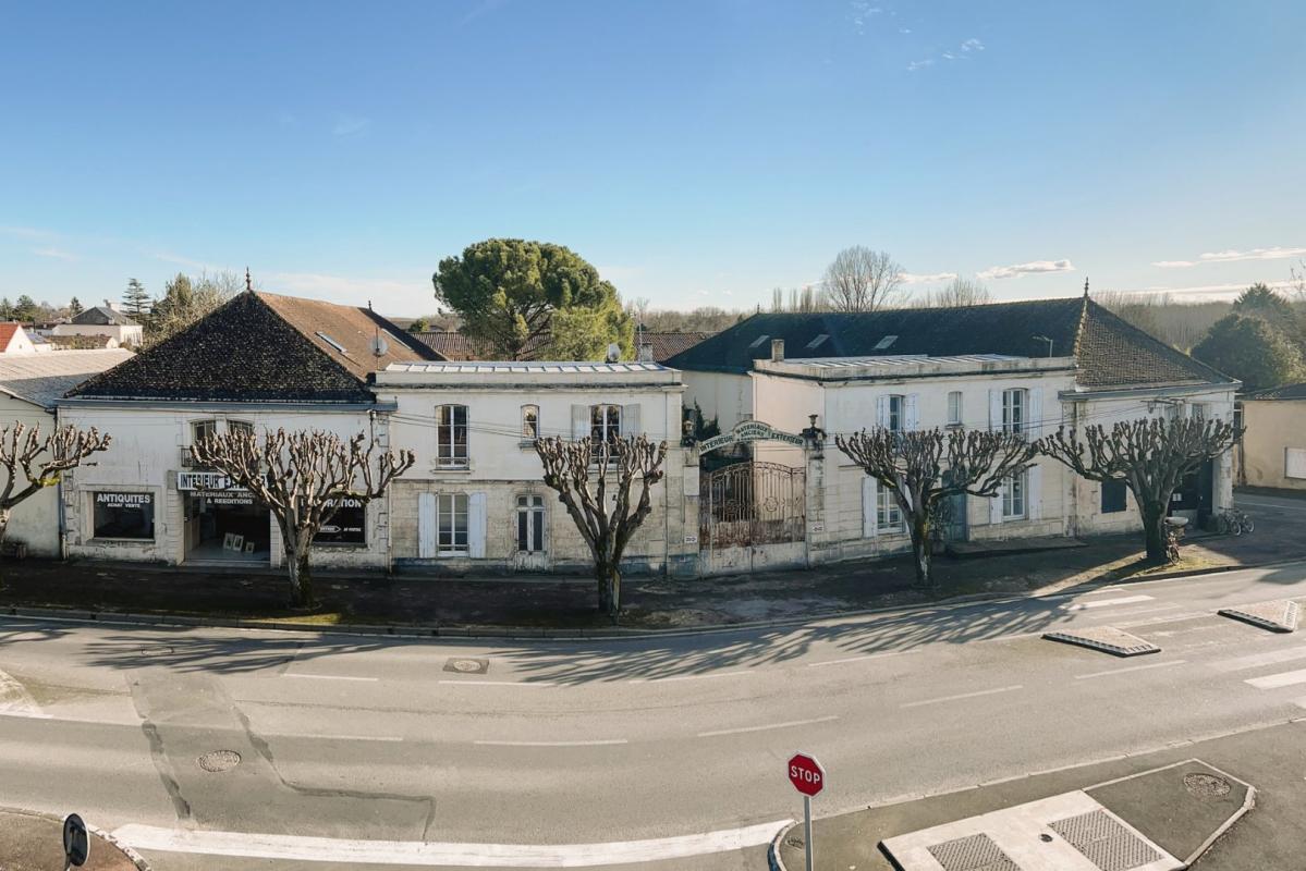 4 bedroom propriete in Saint Jean D’angely, Charente-Maritime, France
