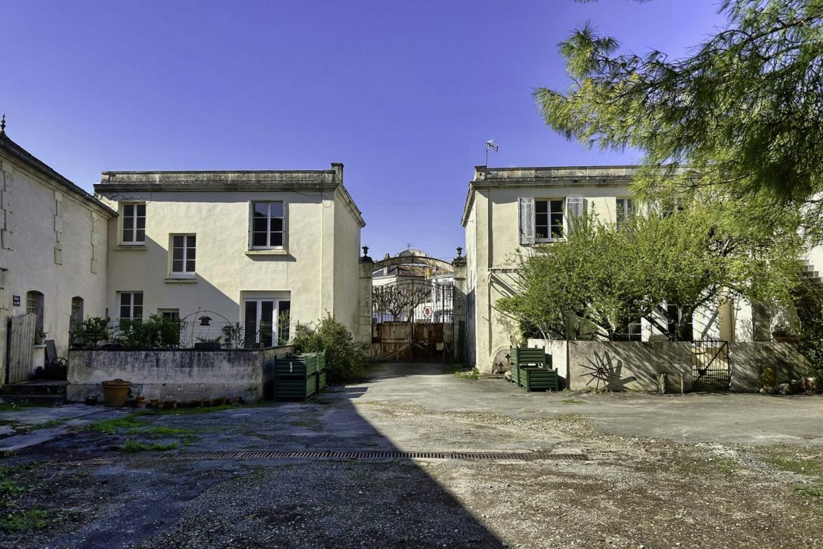 4 bedroom propriete in Saint Jean D’angely, Charente-Maritime, France