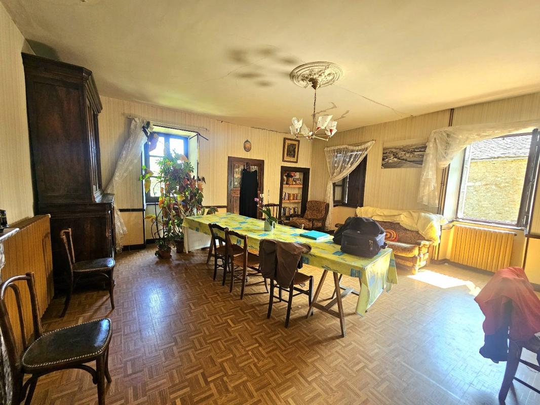 6 bedroom corps de ferme in Previnquieres, Aveyron, France