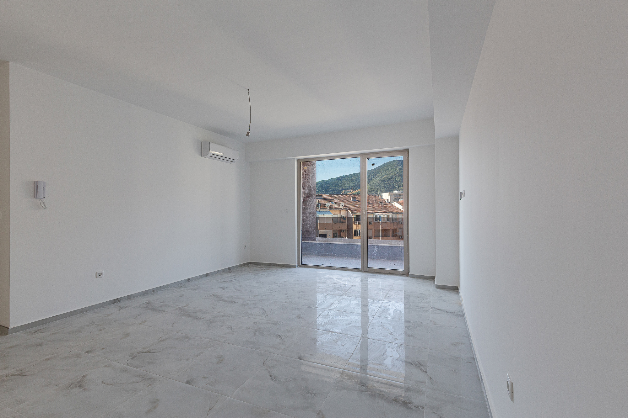Sale of an 82 m² apartment in the center of Budva