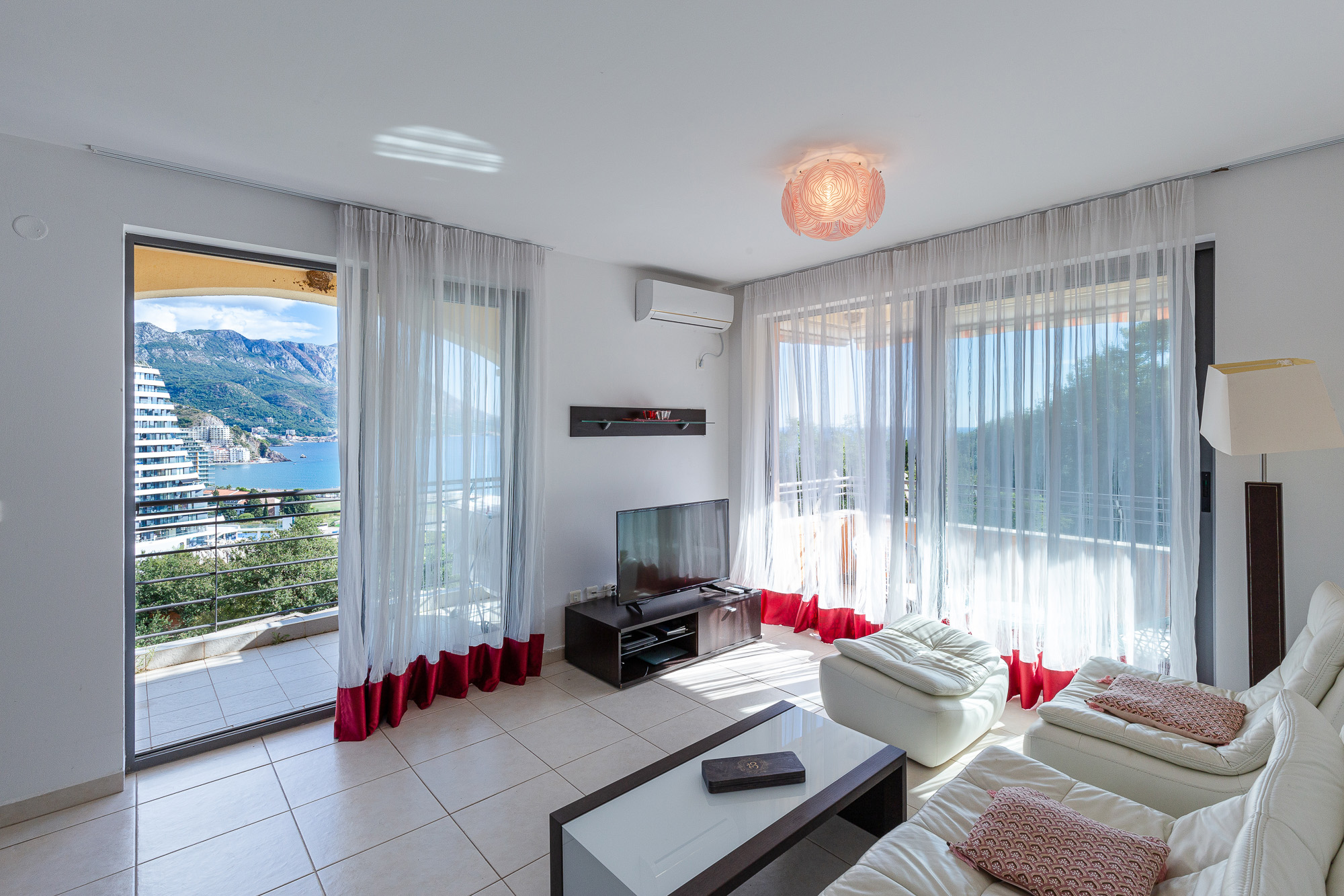 Ideal apartments for holidays and investments in Becici