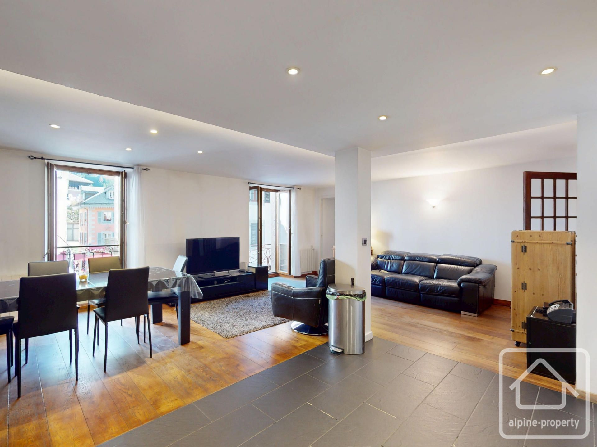 3 Bedroom Apartment In Central Chamonix Close To Ski Lifts, 1 Hour From Geneva Airport – APPTLECENTRAL