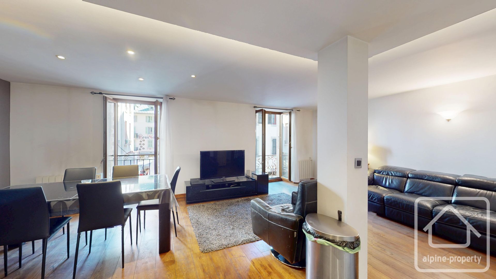 3 Bedroom Apartment In Central Chamonix Close To Ski Lifts, 1 Hour From Geneva Airport – APPTLECENTRAL