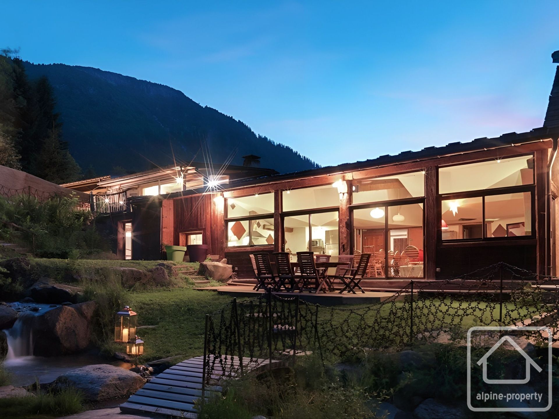 5 Bedroom 5 Bathroom Property, Walking Distance From Ski Lift, 1 Hour From Geneva – RIVENDELL