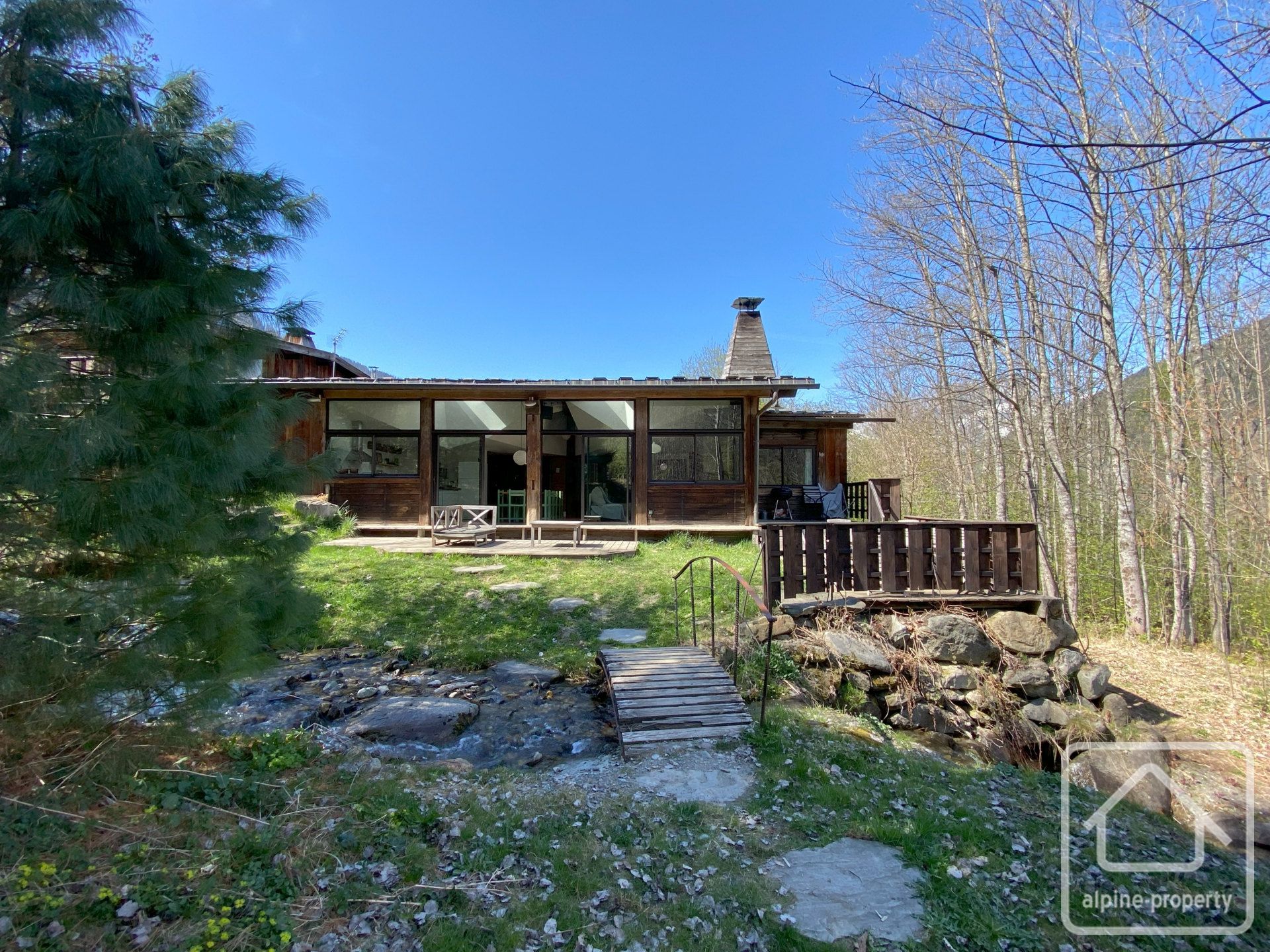 5 Bedroom 5 Bathroom Property, Walking Distance From Ski Lift, 1 Hour From Geneva – RIVENDELL