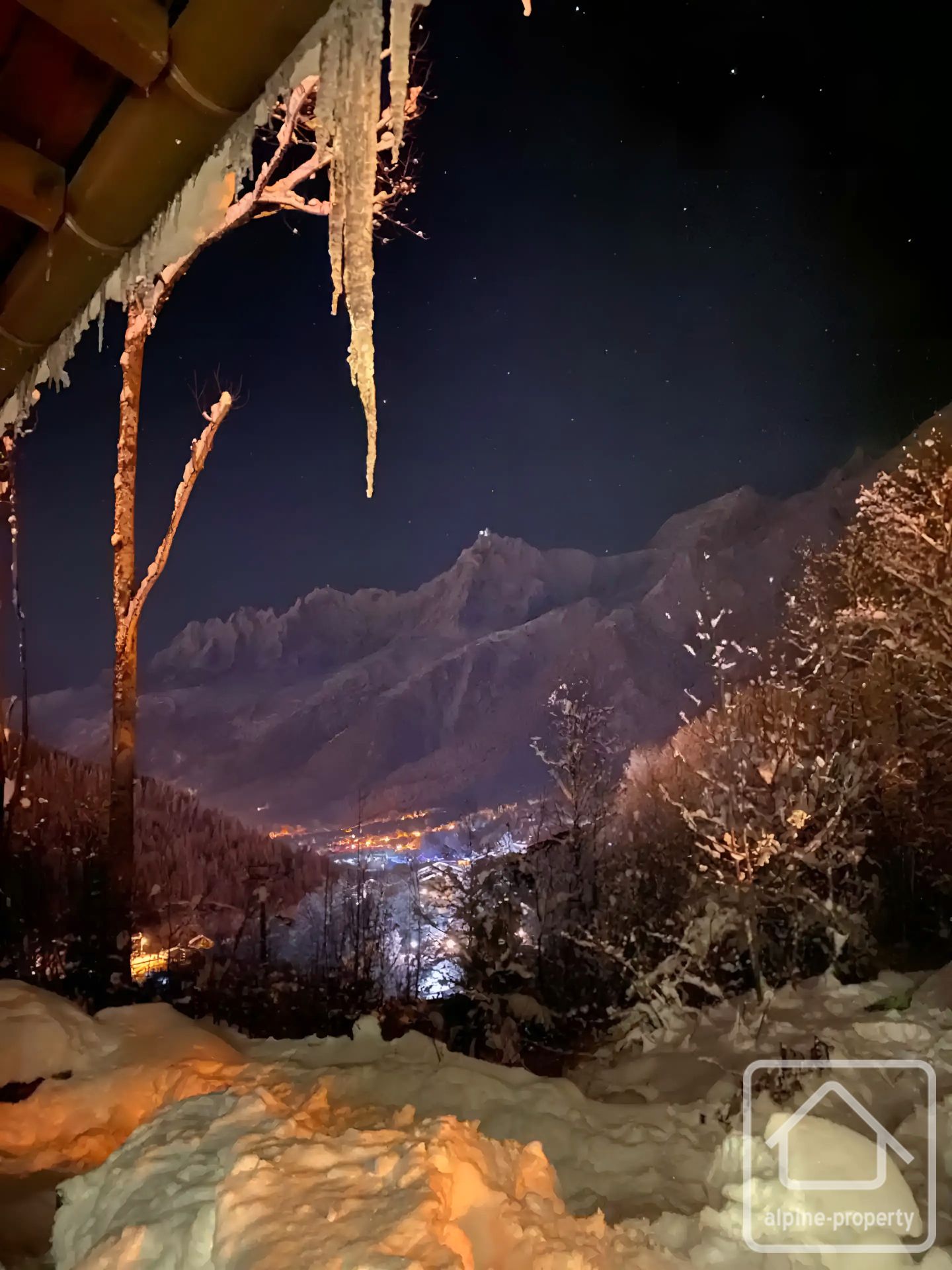 5 Bedroom 5 Bathroom Property, Walking Distance From Ski Lift, 1 Hour From Geneva – RIVENDELL