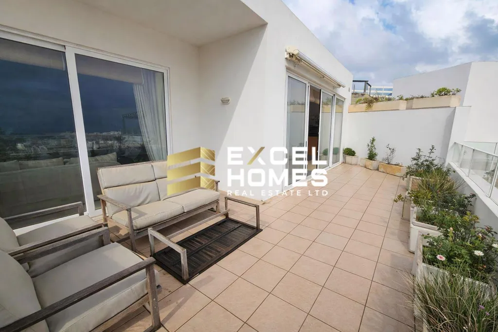 3 bedroom Penthouse in St Julians, Malta – 67812