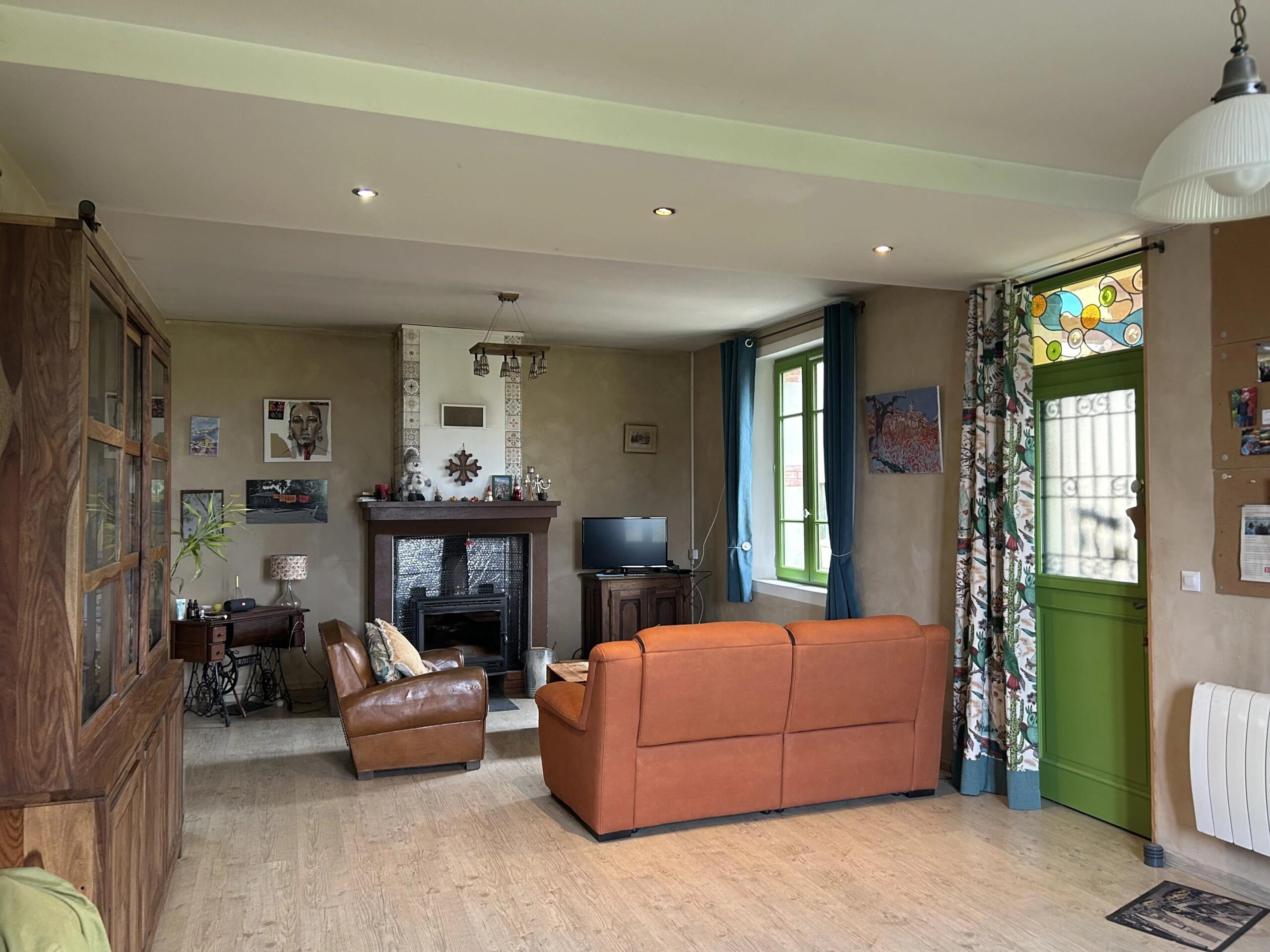 Riverside Country House with Outbuildings, Land and Garden – Les Barthes, Tarn-et-Garonne, Midi-Pyrénées – France – BVI85117