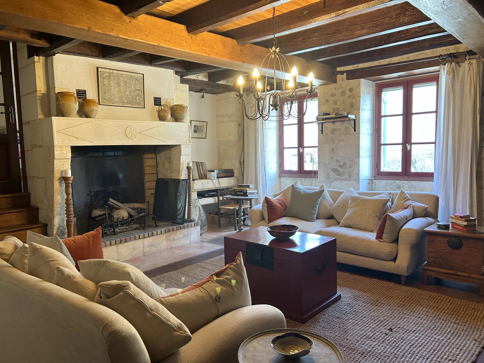 Characterful 4/5 bed detached residence, Poitou-Charentes – France – BVI82033