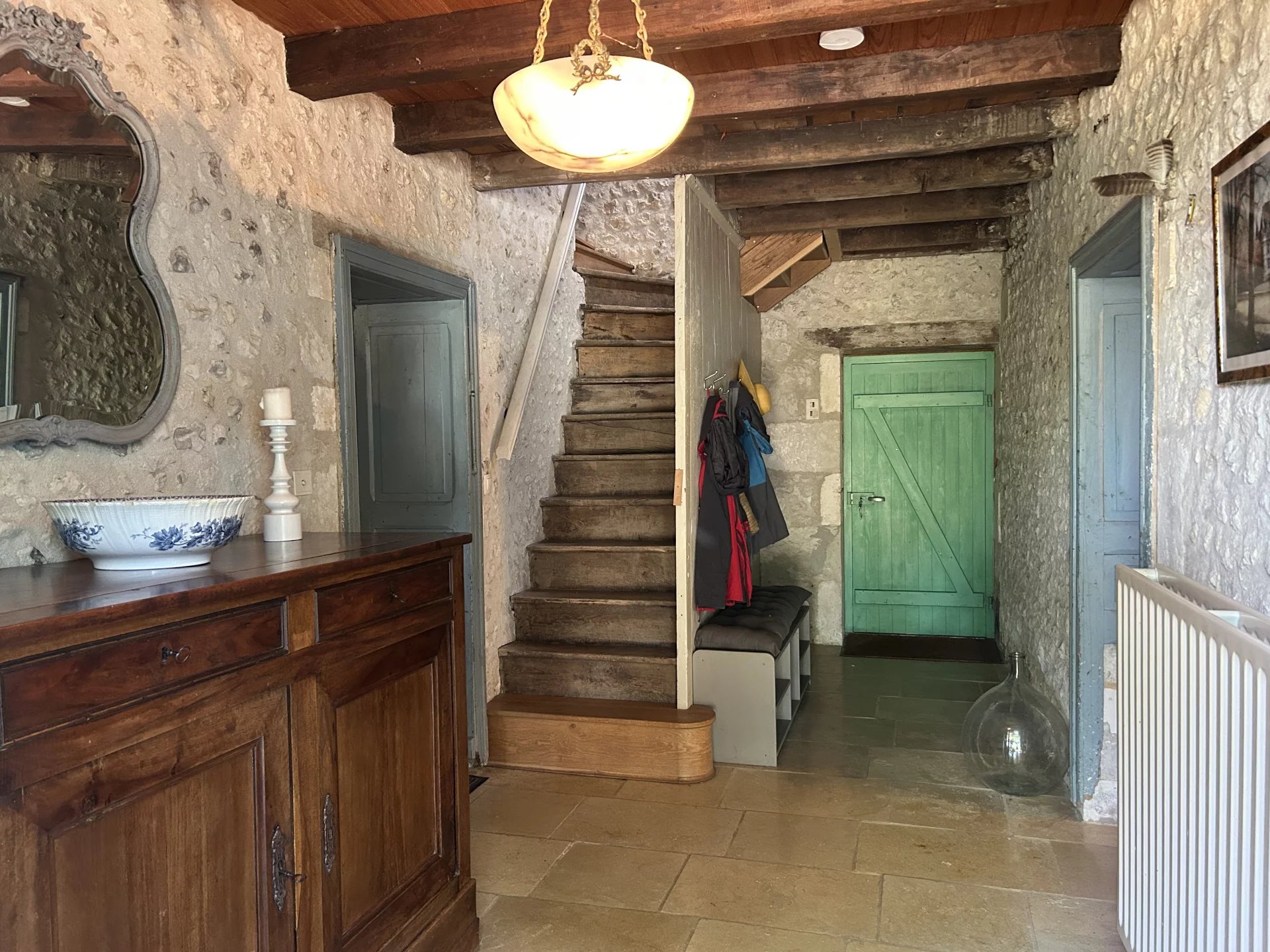 Characterful 4/5 bed detached residence, Poitou-Charentes – France – BVI82033