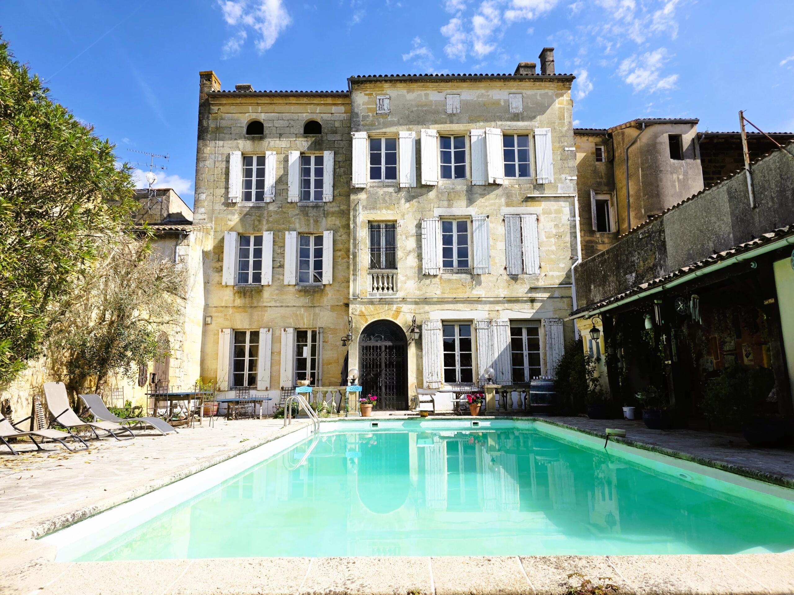 Elegant Townhouse with Guest House in the Heart of Castillon‑la‑Bataille, Aquitaine – France – BVI84512