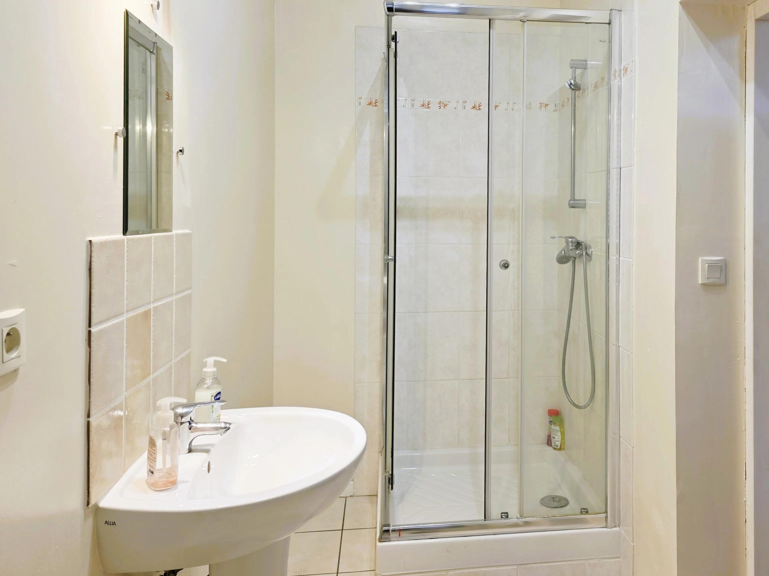 Elegant Townhouse with Guest House in the Heart of Castillon‑la‑Bataille, Aquitaine – France – BVI84512