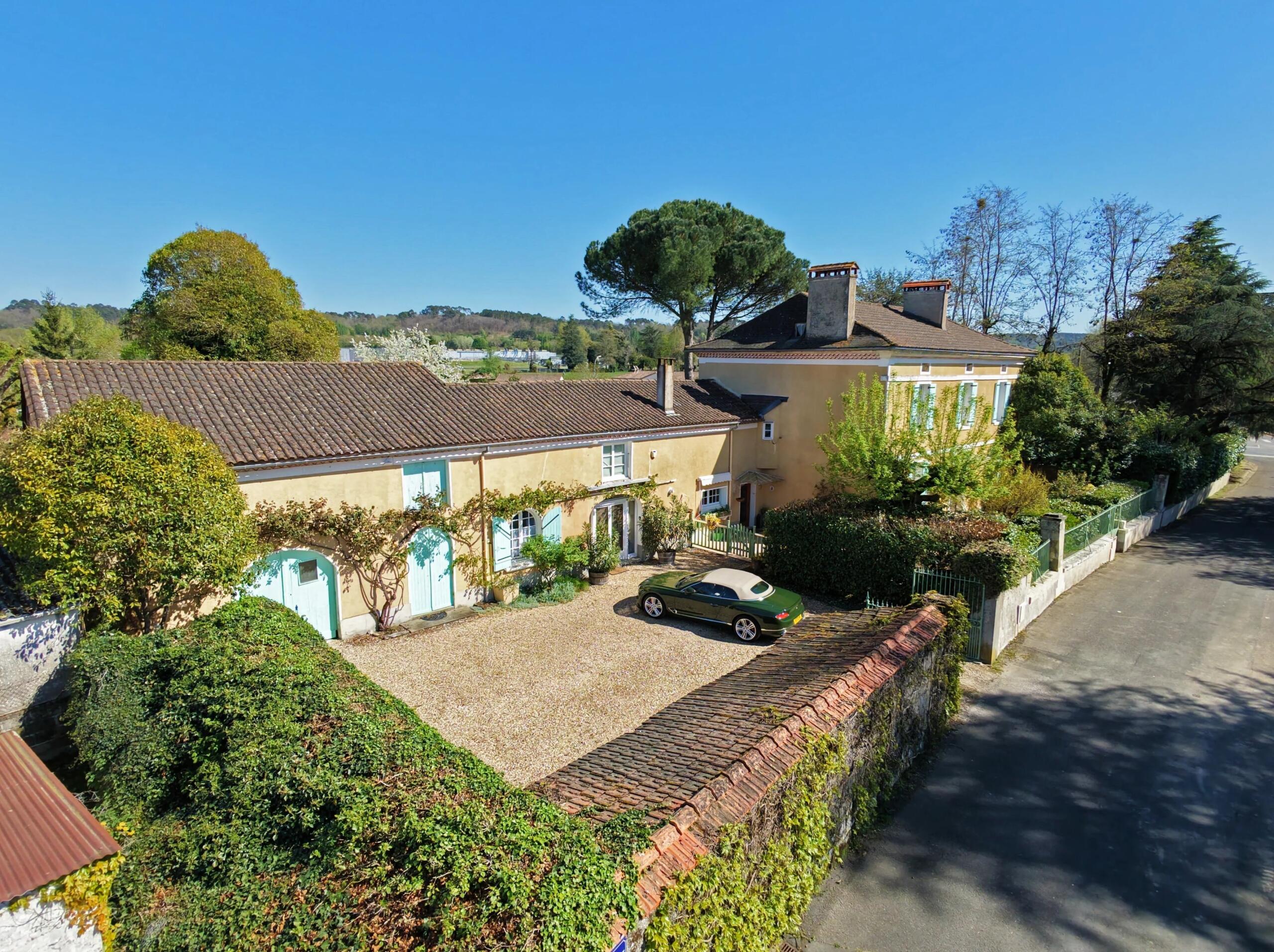 Beautiful ‘Girondine’ House with Swimming Pool, Aquitaine – France – BVI83028