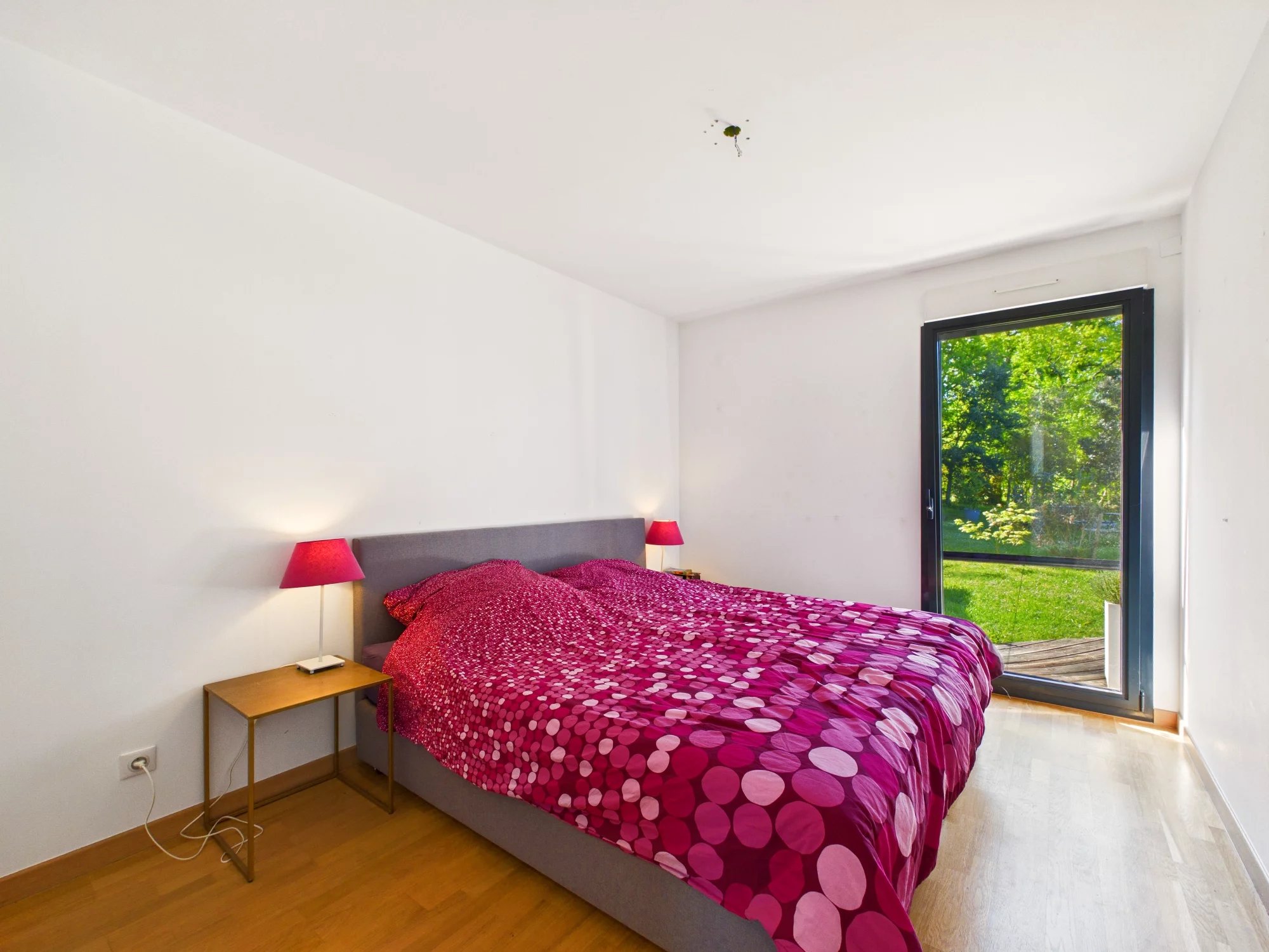 Stunning architect designed home with open views over the Lot vineyards, Midi-Pyrénées – France – BVI84784